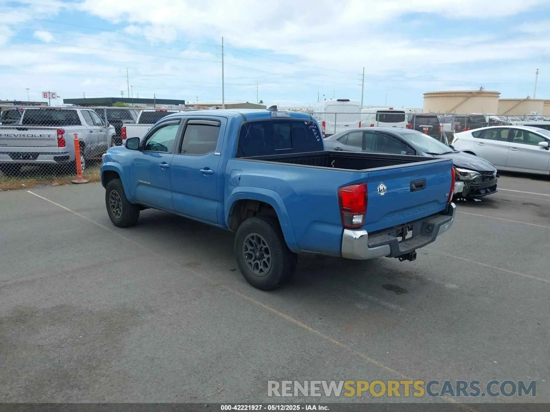 3 Photograph of a damaged car 3TMAZ5CNXKM094421 TOYOTA TACOMA 2019