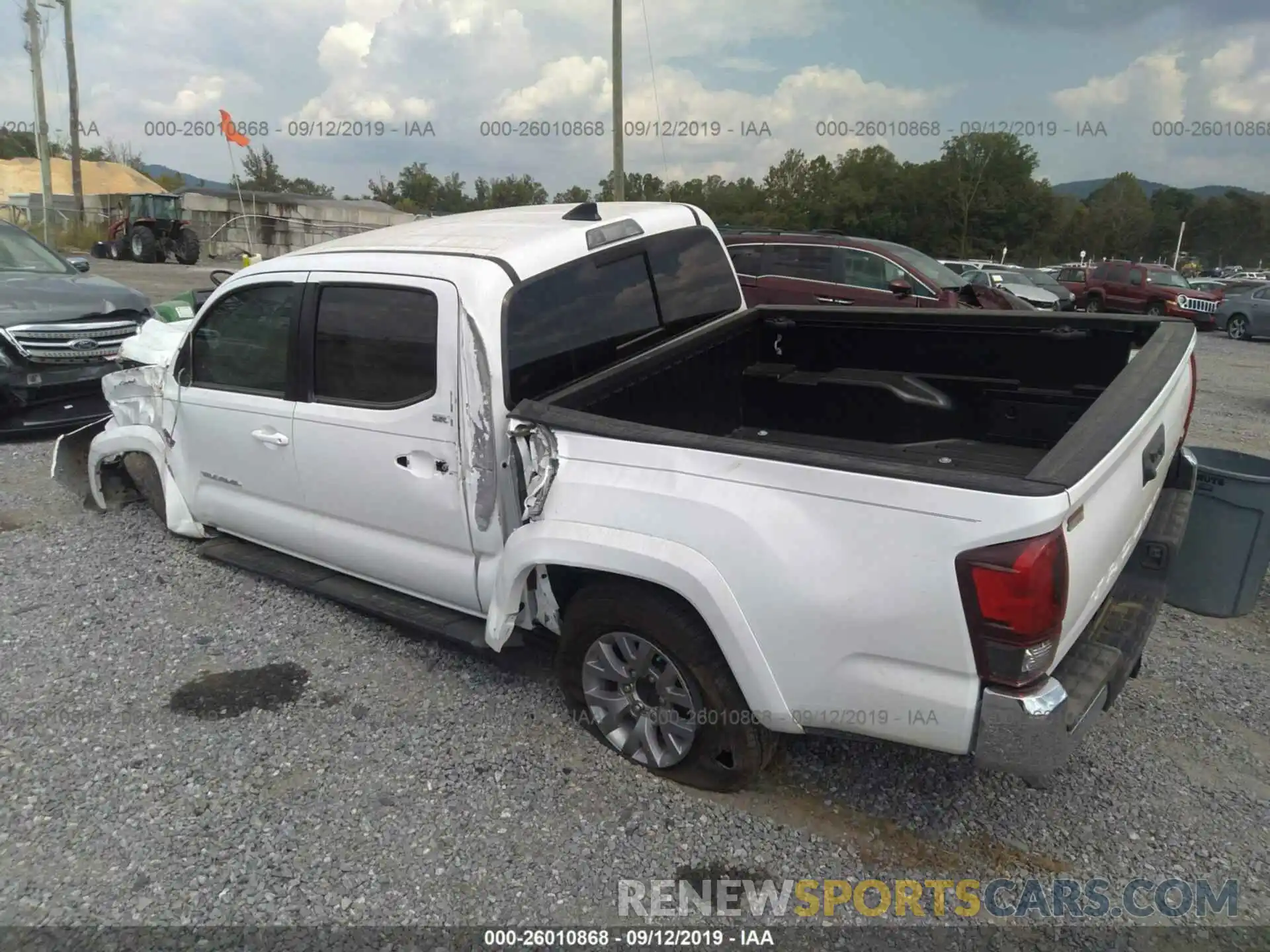 3 Photograph of a damaged car 3TMAZ5CNXKM097237 TOYOTA TACOMA 2019