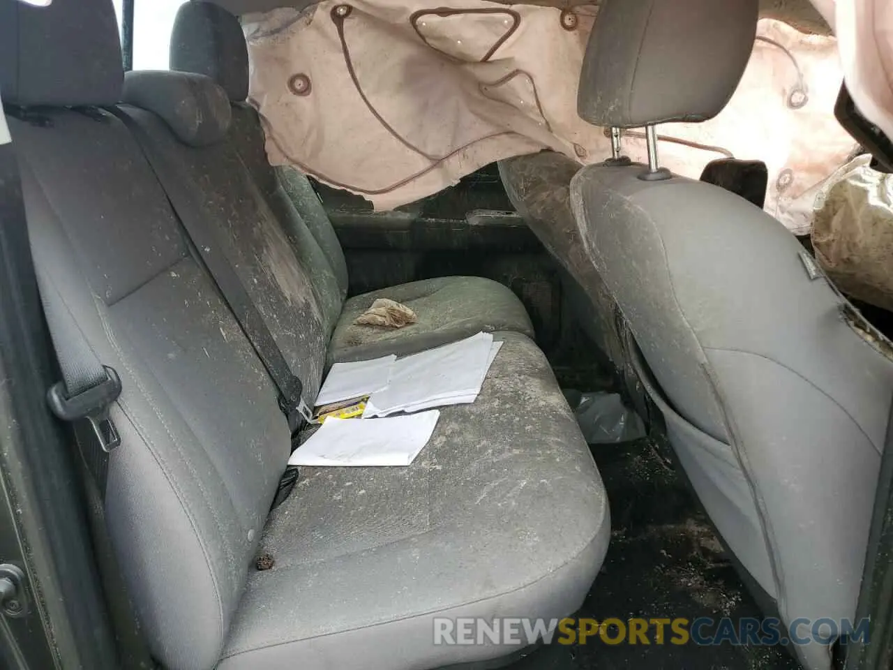 10 Photograph of a damaged car 3TMAZ5CNXKM104073 TOYOTA TACOMA 2019