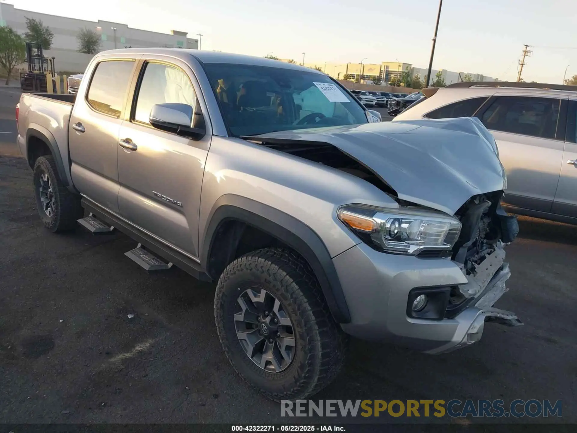 1 Photograph of a damaged car 3TMAZ5CNXKM105711 TOYOTA TACOMA 2019