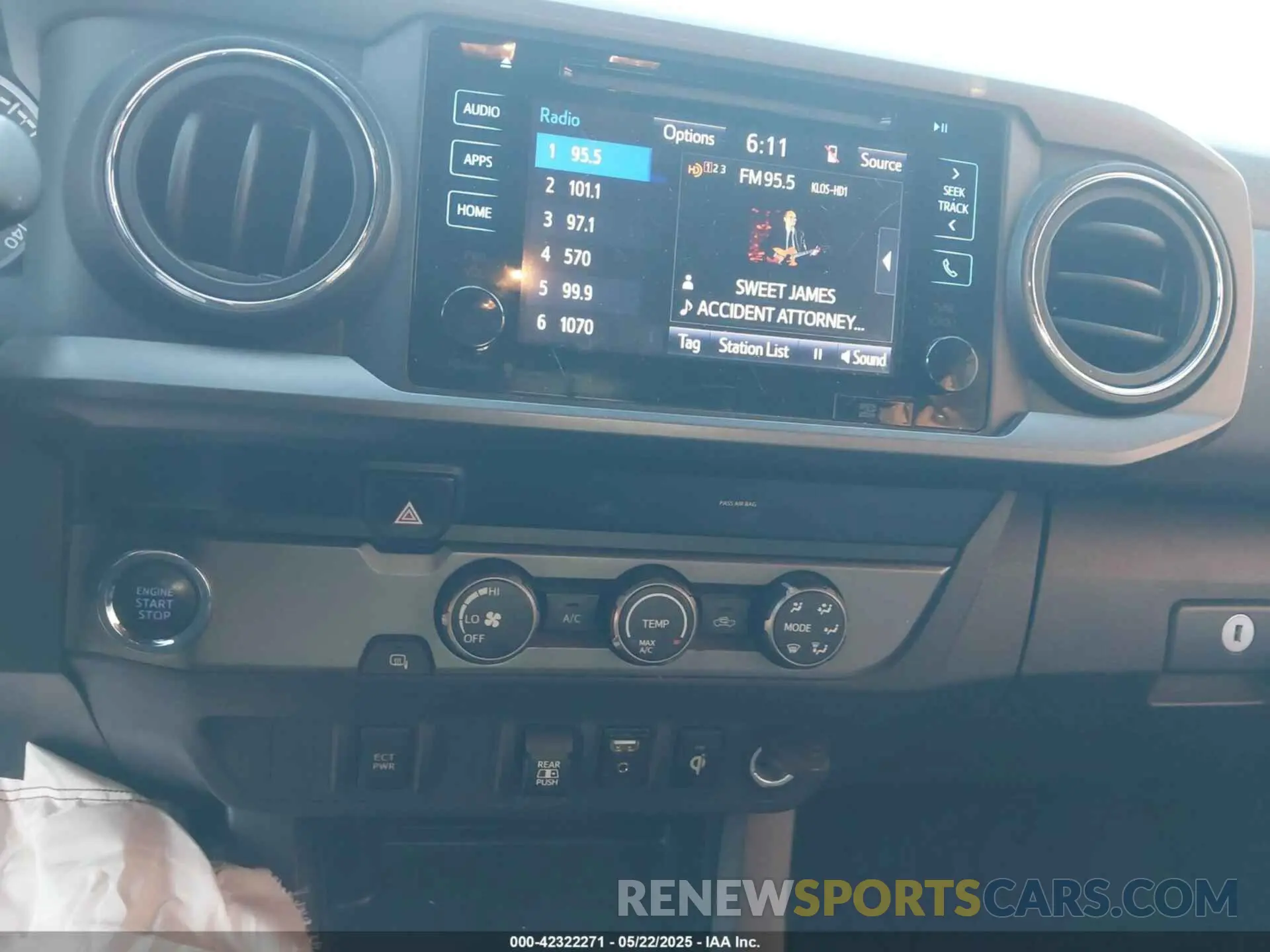 18 Photograph of a damaged car 3TMAZ5CNXKM105711 TOYOTA TACOMA 2019