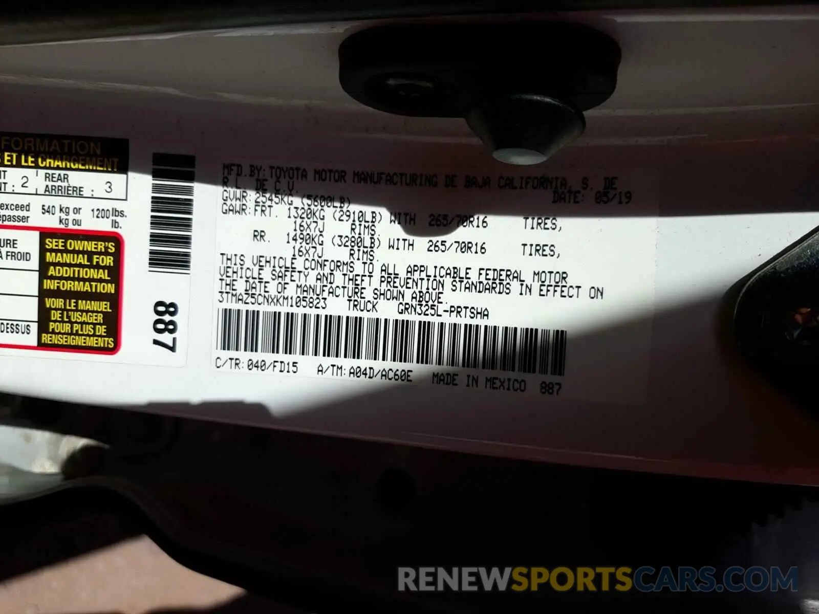 10 Photograph of a damaged car 3TMAZ5CNXKM105823 TOYOTA TACOMA 2019
