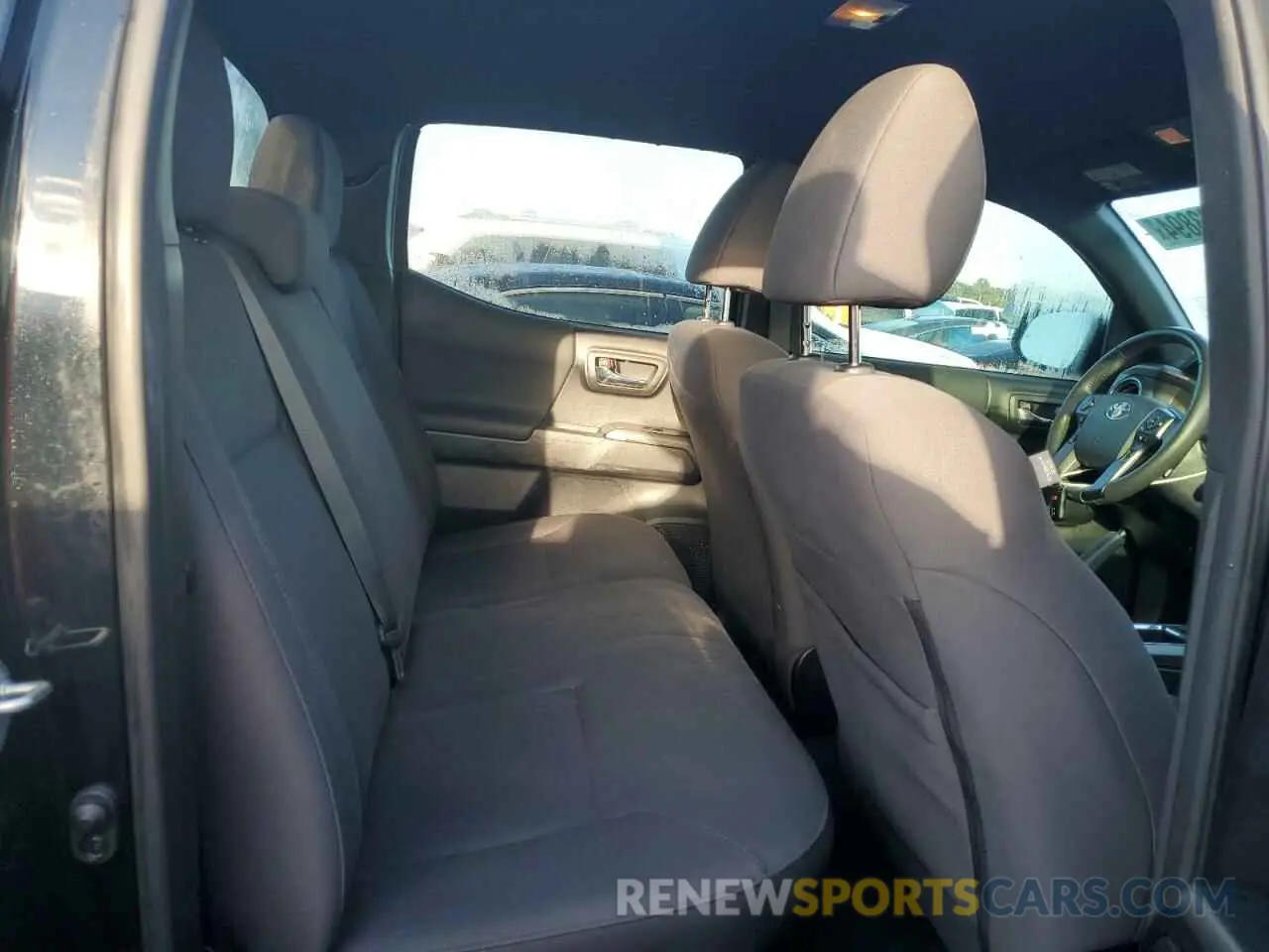 10 Photograph of a damaged car 3TMAZ5CNXKM108446 TOYOTA TACOMA 2019