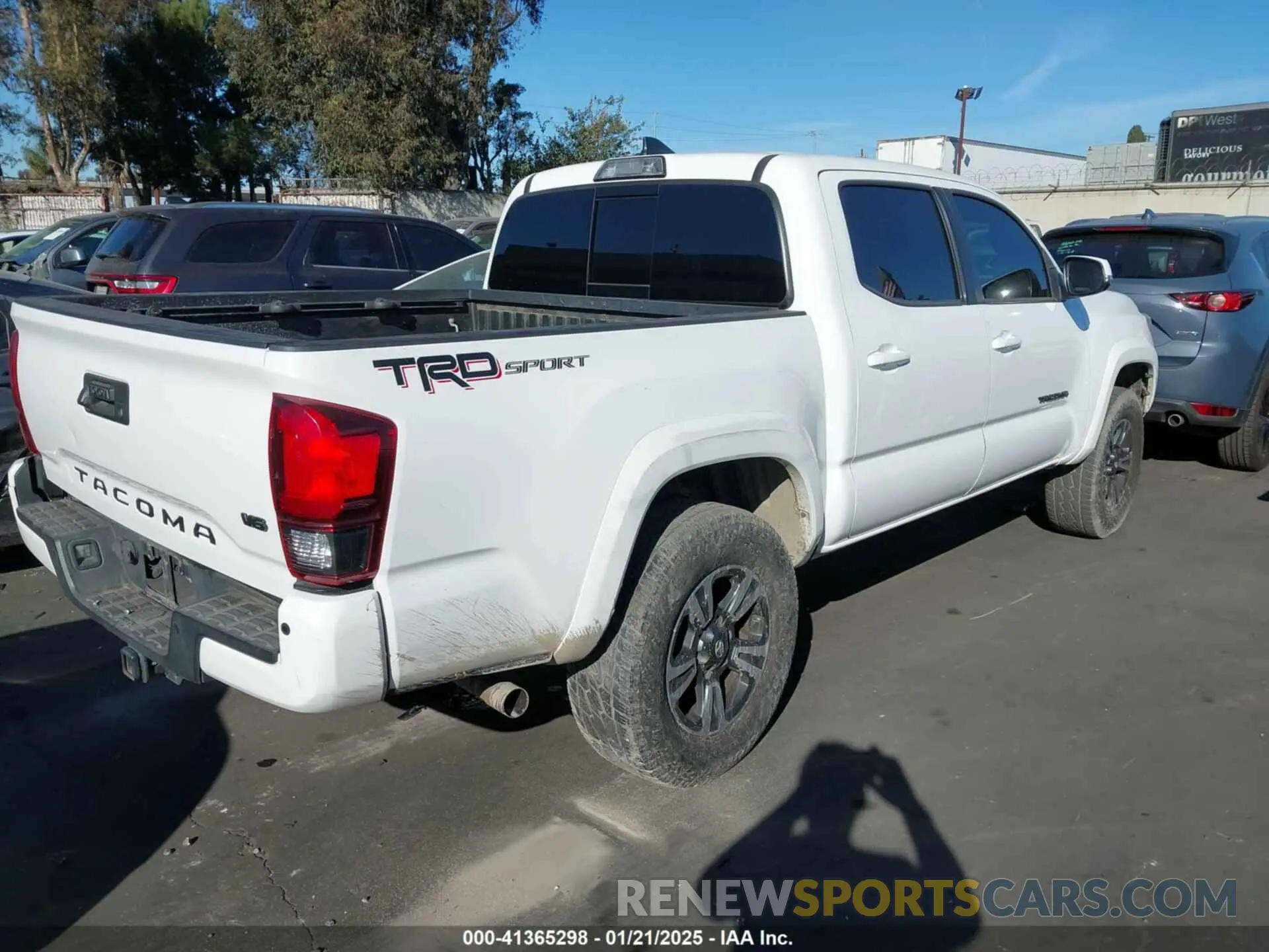 4 Photograph of a damaged car 3TMAZ5CNXKM109323 TOYOTA TACOMA 2019