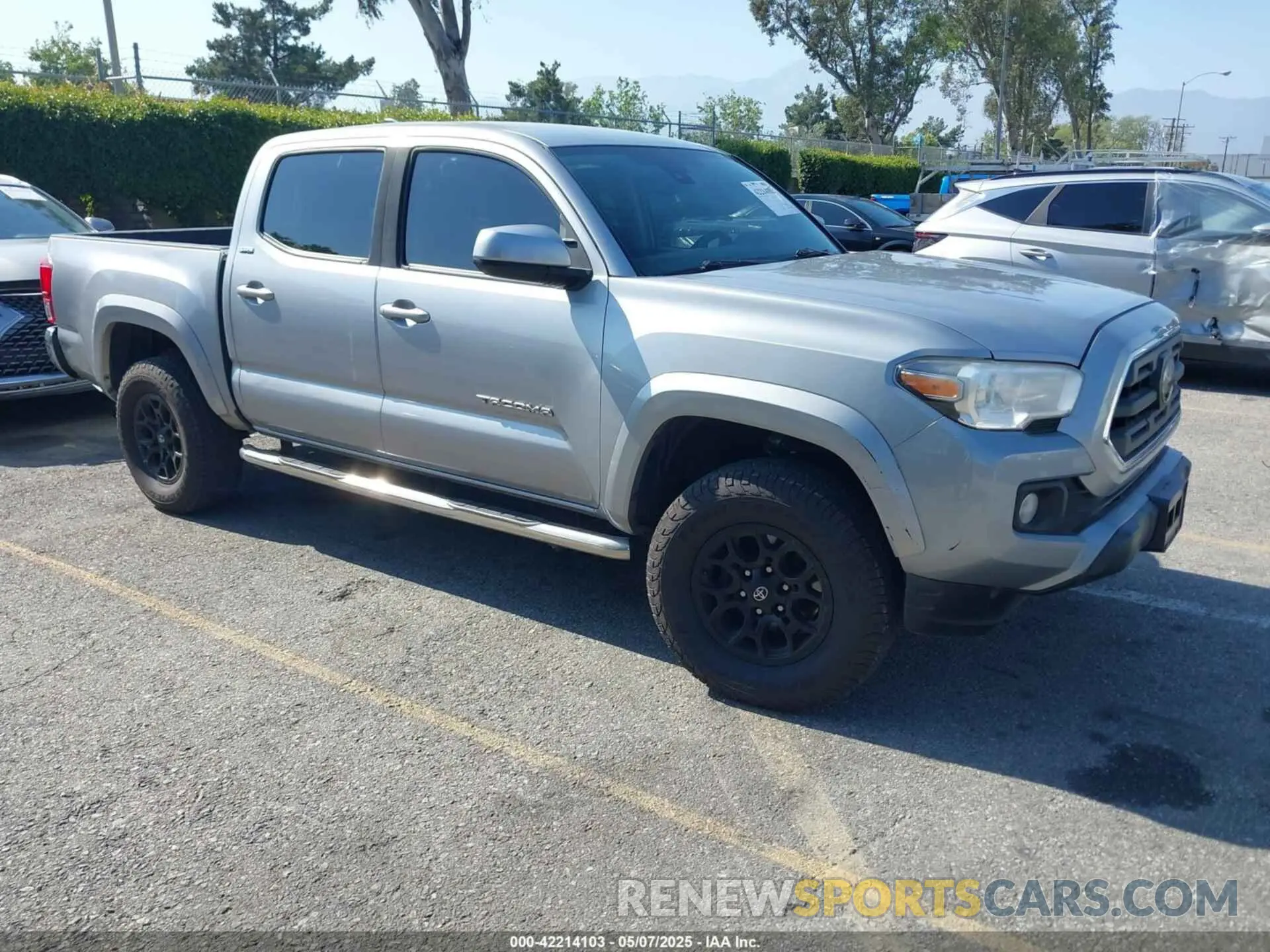 1 Photograph of a damaged car 3TMAZ5CNXKM109936 TOYOTA TACOMA 2019