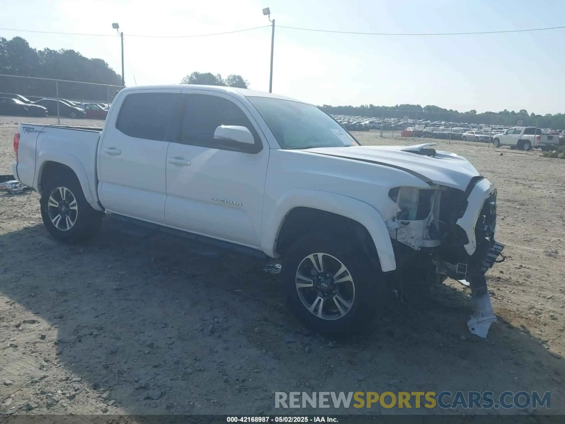 1 Photograph of a damaged car 3TMAZ5CNXKM112433 TOYOTA TACOMA 2019