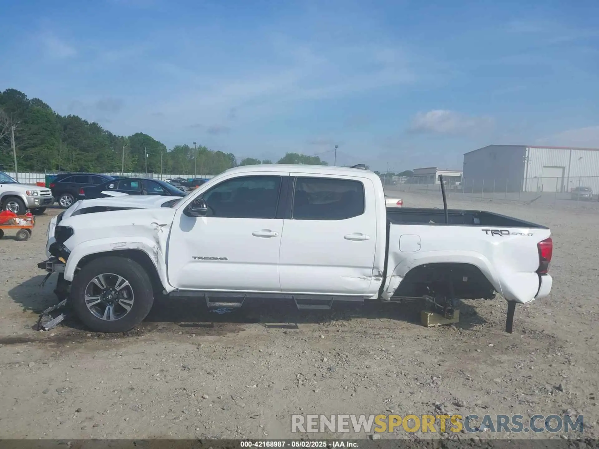 15 Photograph of a damaged car 3TMAZ5CNXKM112433 TOYOTA TACOMA 2019
