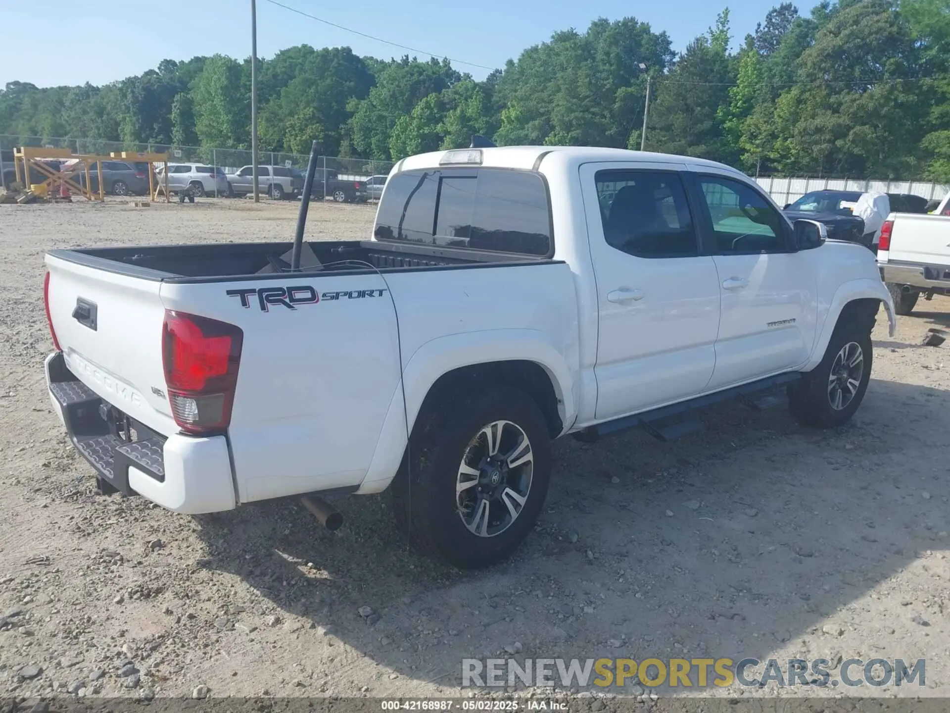 4 Photograph of a damaged car 3TMAZ5CNXKM112433 TOYOTA TACOMA 2019