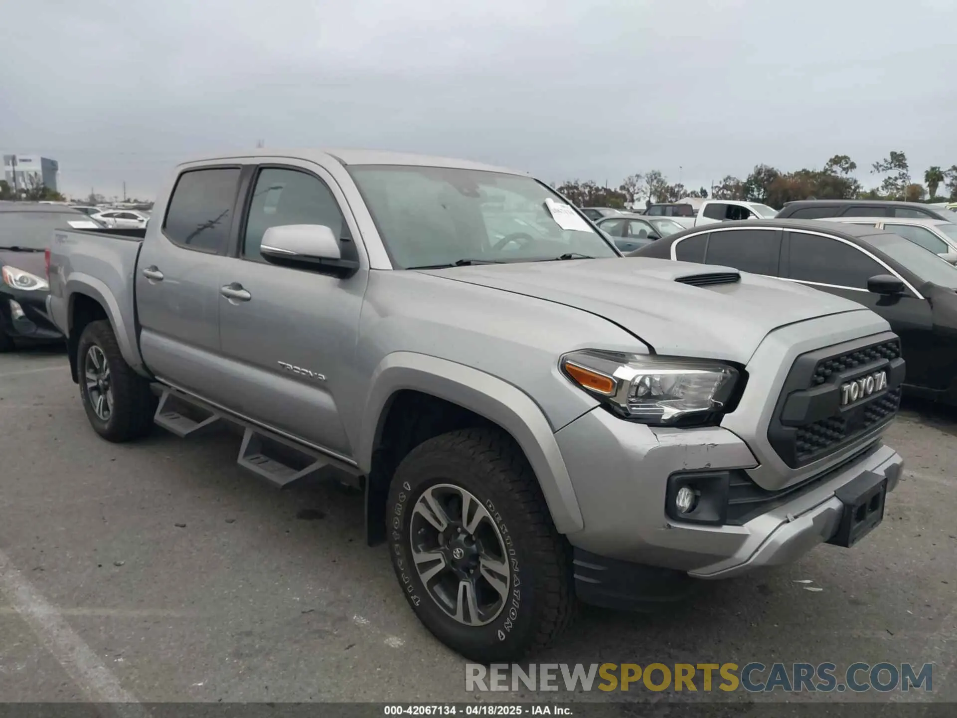 12 Photograph of a damaged car 3TMAZ5CNXKM113176 TOYOTA TACOMA 2019