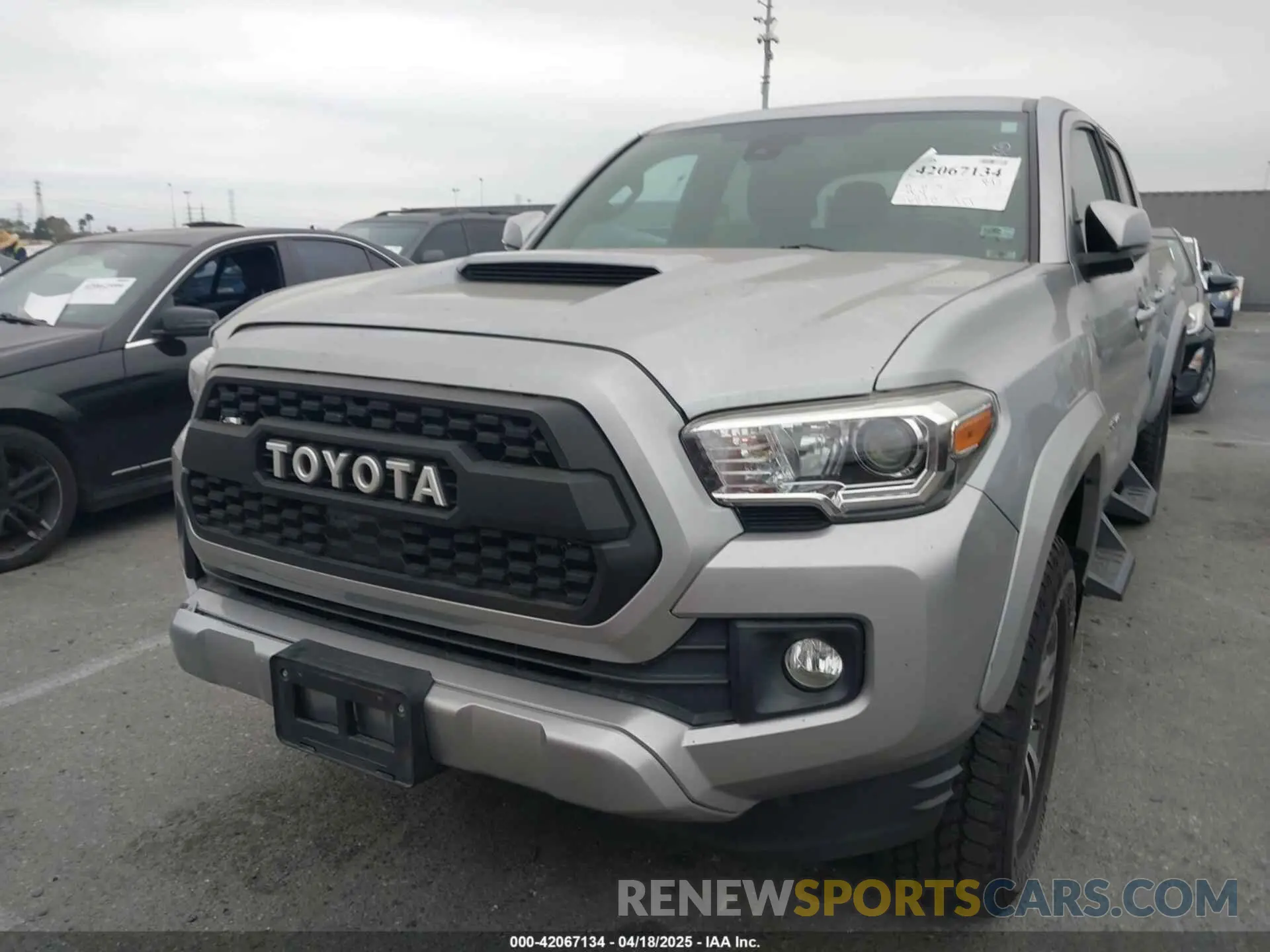 6 Photograph of a damaged car 3TMAZ5CNXKM113176 TOYOTA TACOMA 2019