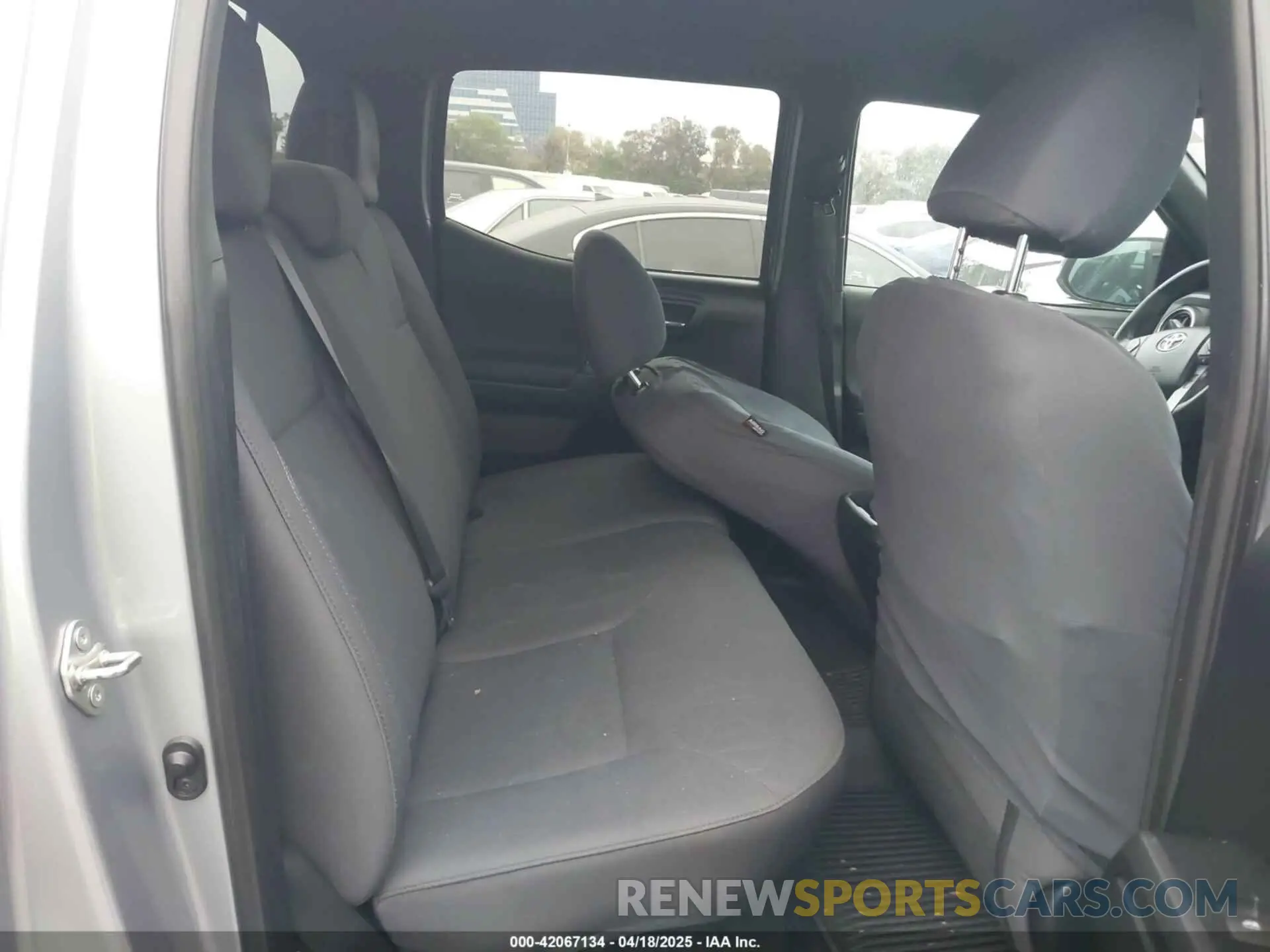 8 Photograph of a damaged car 3TMAZ5CNXKM113176 TOYOTA TACOMA 2019