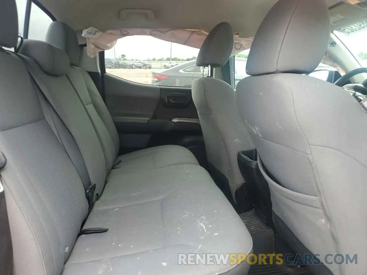 10 Photograph of a damaged car 3TMBZ5DN0KM023148 TOYOTA TACOMA 2019