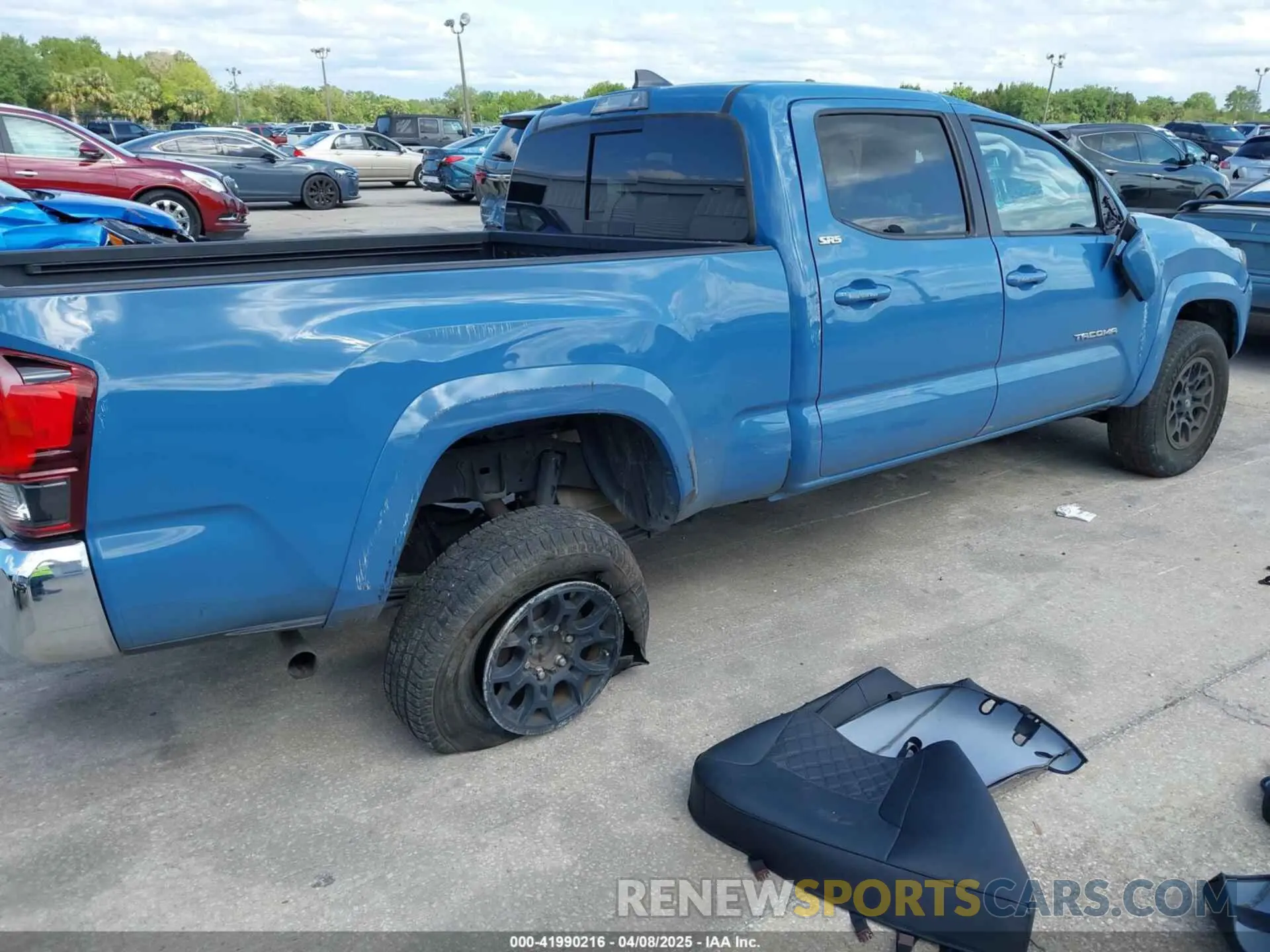 4 Photograph of a damaged car 3TMBZ5DN1KM018282 TOYOTA TACOMA 2019