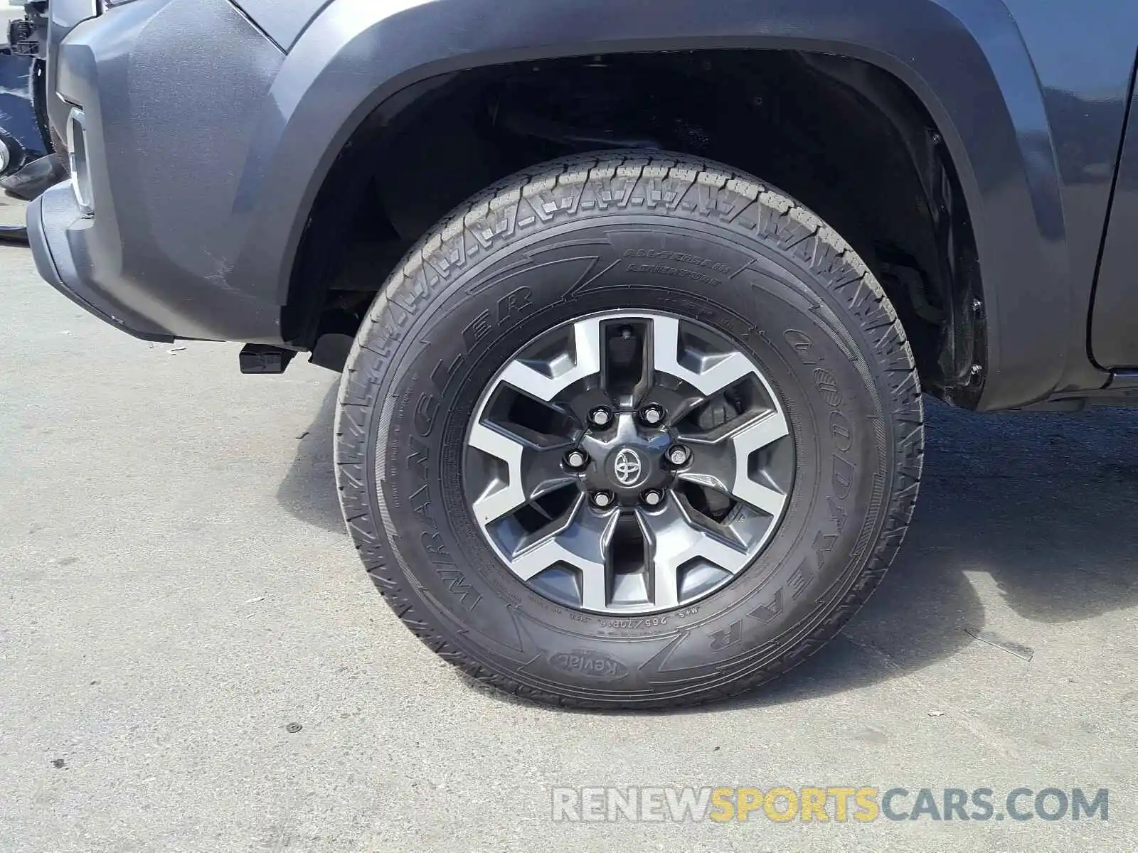 9 Photograph of a damaged car 3TMBZ5DN1KM018492 TOYOTA TACOMA 2019