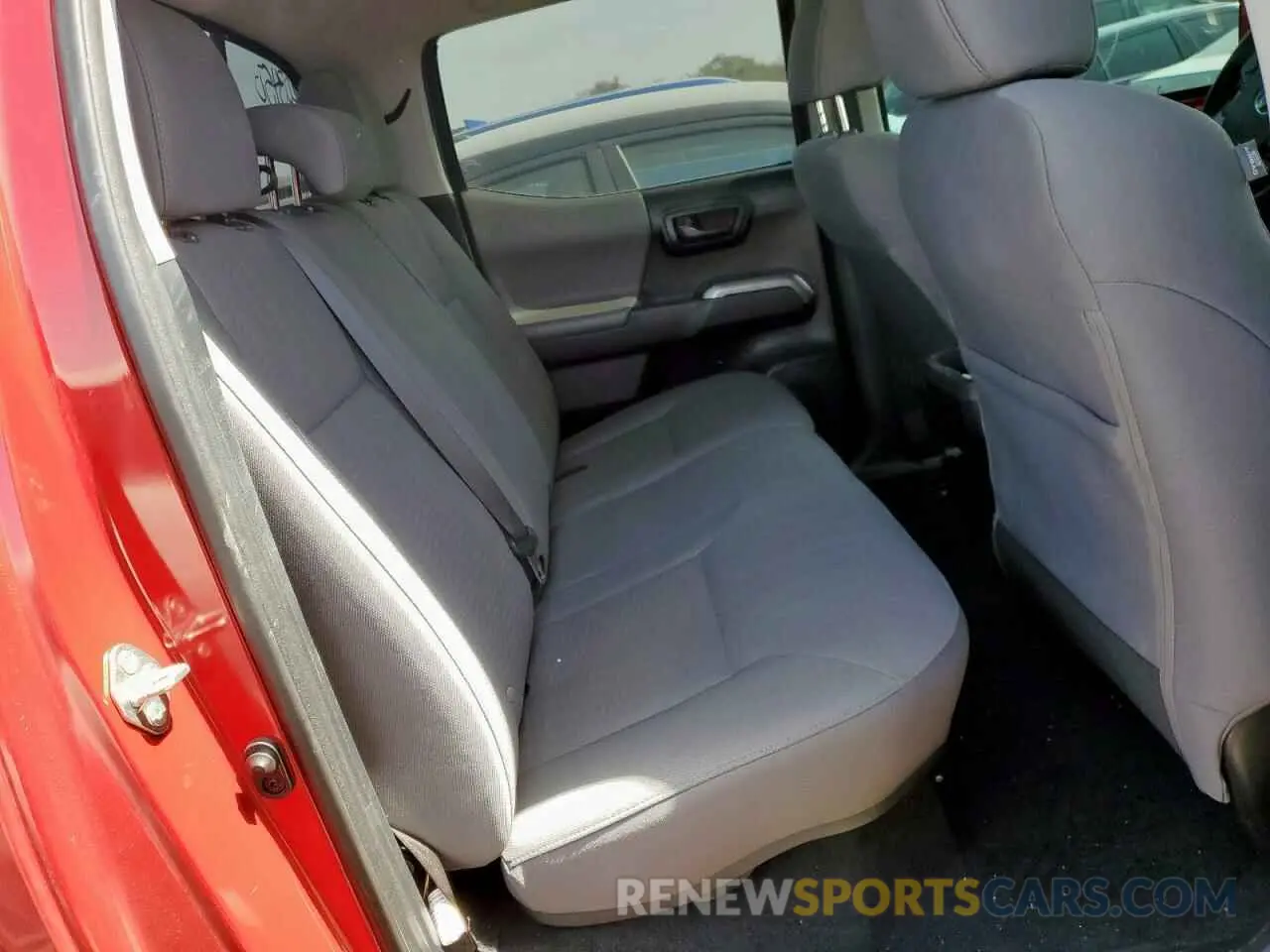 10 Photograph of a damaged car 3TMBZ5DN2KM022454 TOYOTA TACOMA 2019
