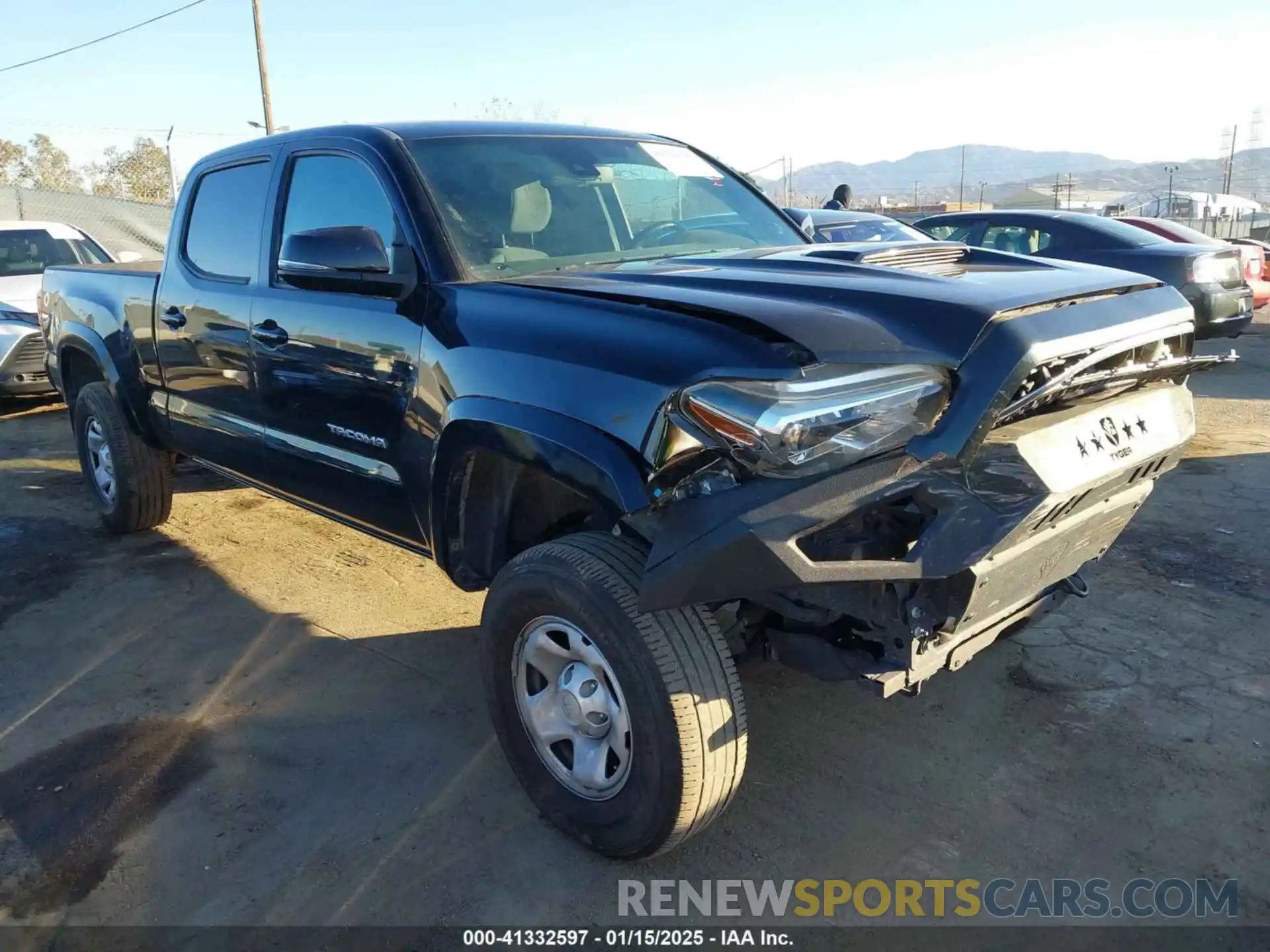 1 Photograph of a damaged car 3TMBZ5DN4KM018664 TOYOTA TACOMA 2019