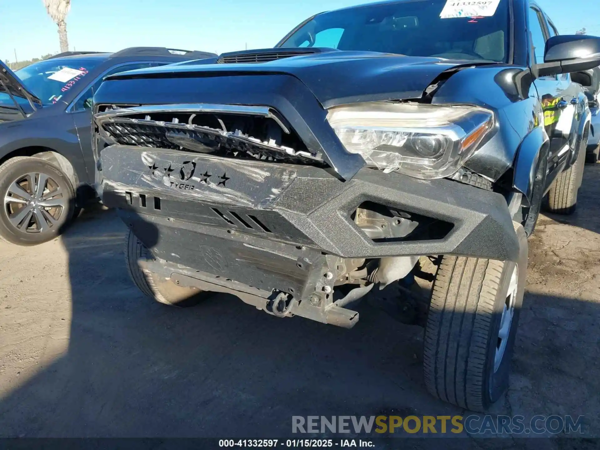 17 Photograph of a damaged car 3TMBZ5DN4KM018664 TOYOTA TACOMA 2019