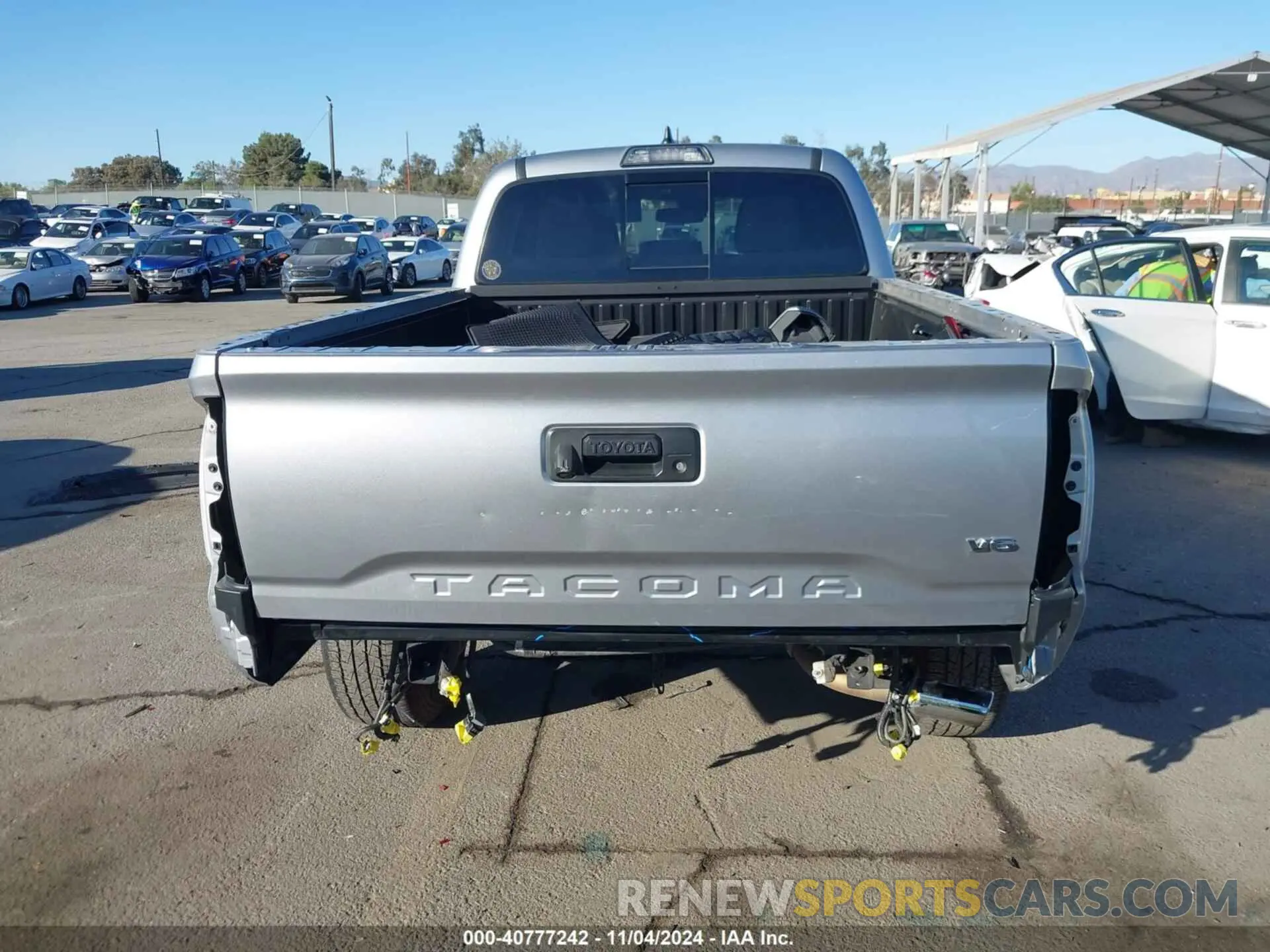 17 Photograph of a damaged car 3TMBZ5DN6KM023364 TOYOTA TACOMA 2019
