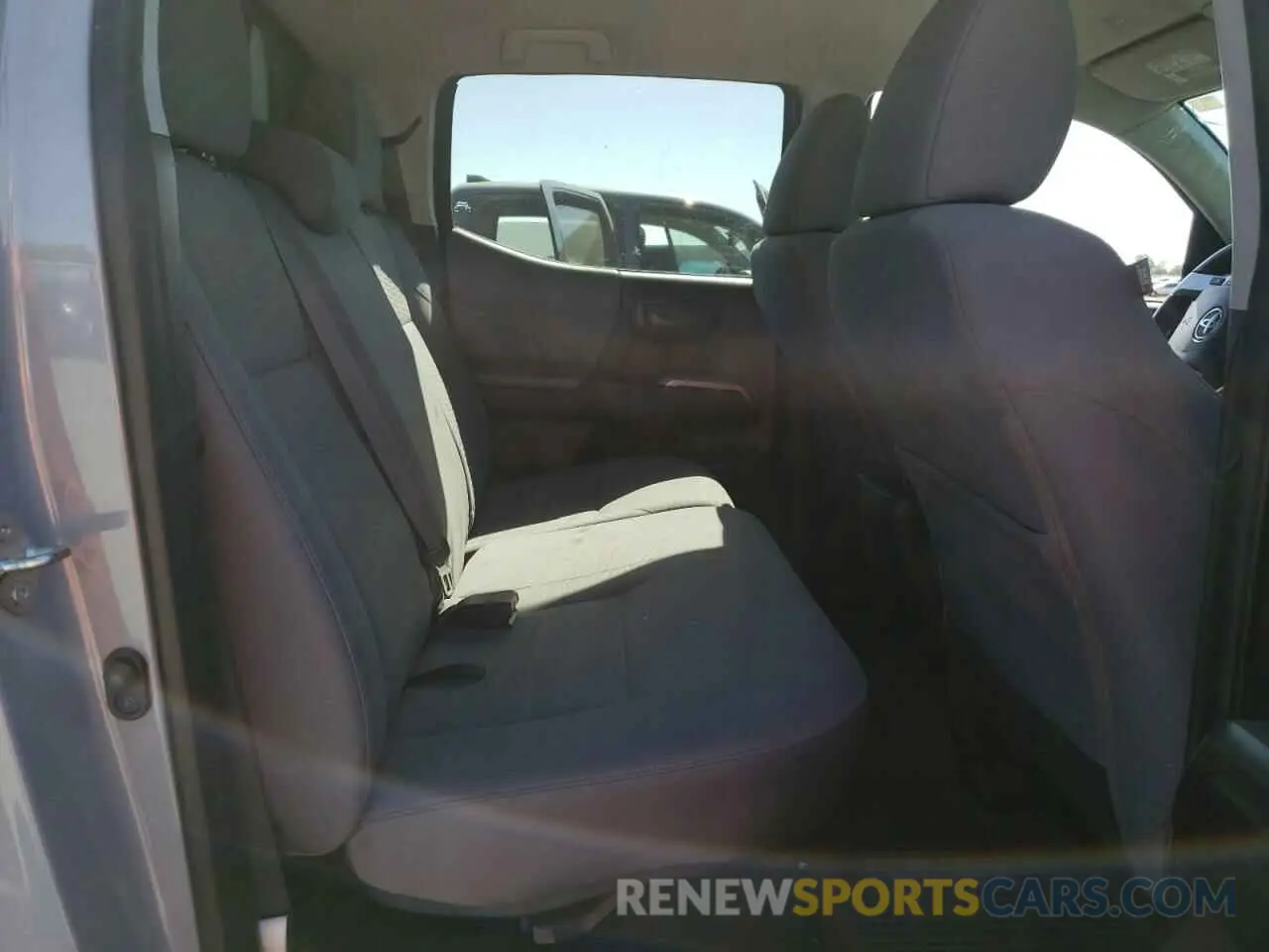 10 Photograph of a damaged car 3TMBZ5DN7KM022403 TOYOTA TACOMA 2019