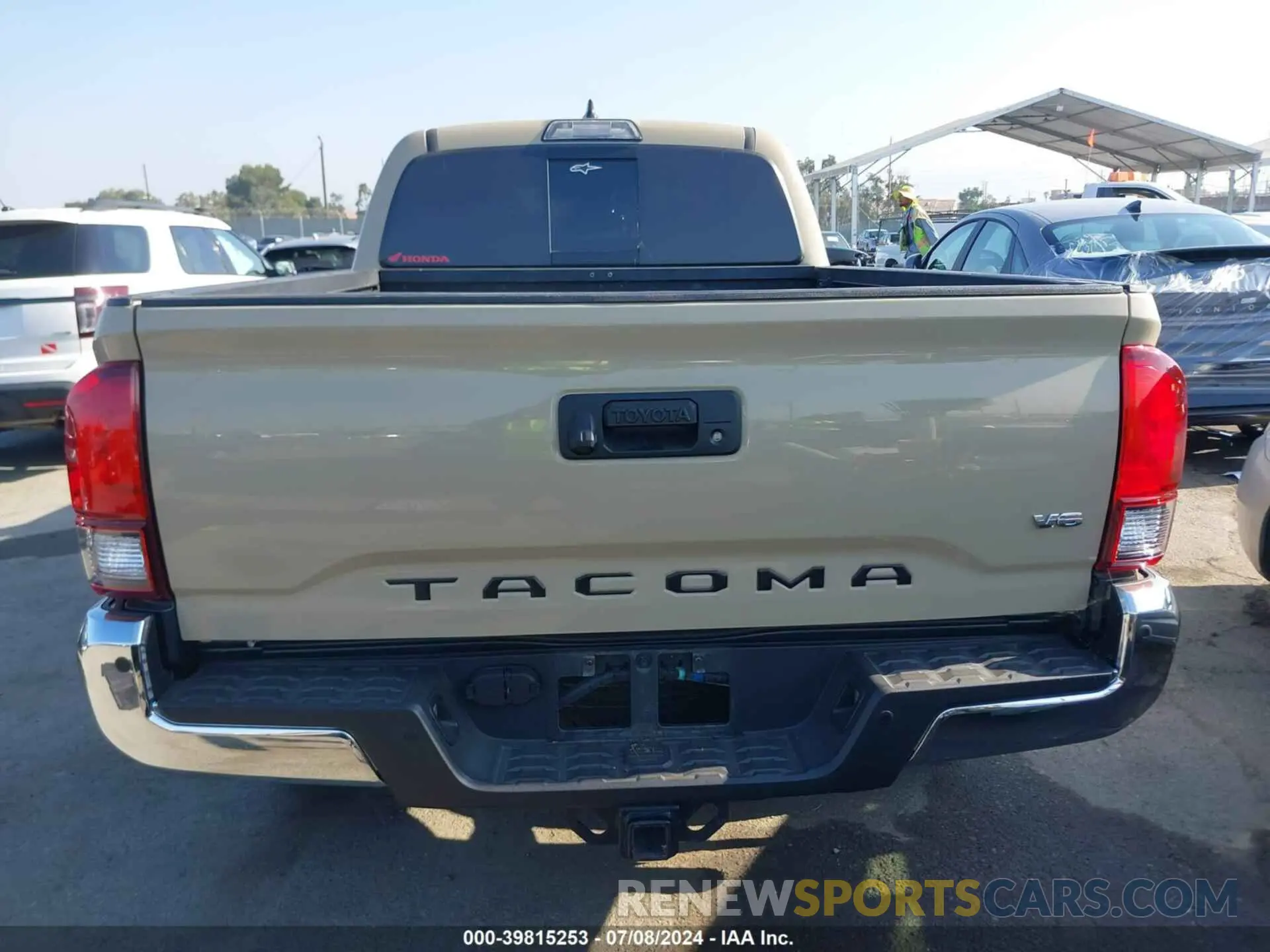 17 Photograph of a damaged car 3TMBZ5DN9KM020846 TOYOTA TACOMA 2019