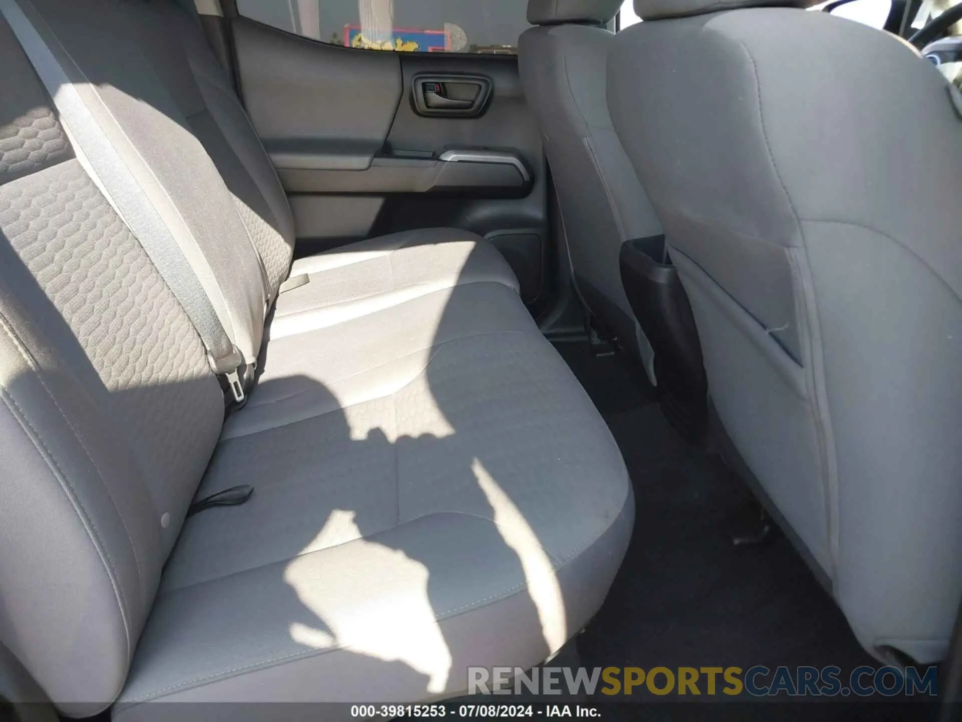 8 Photograph of a damaged car 3TMBZ5DN9KM020846 TOYOTA TACOMA 2019