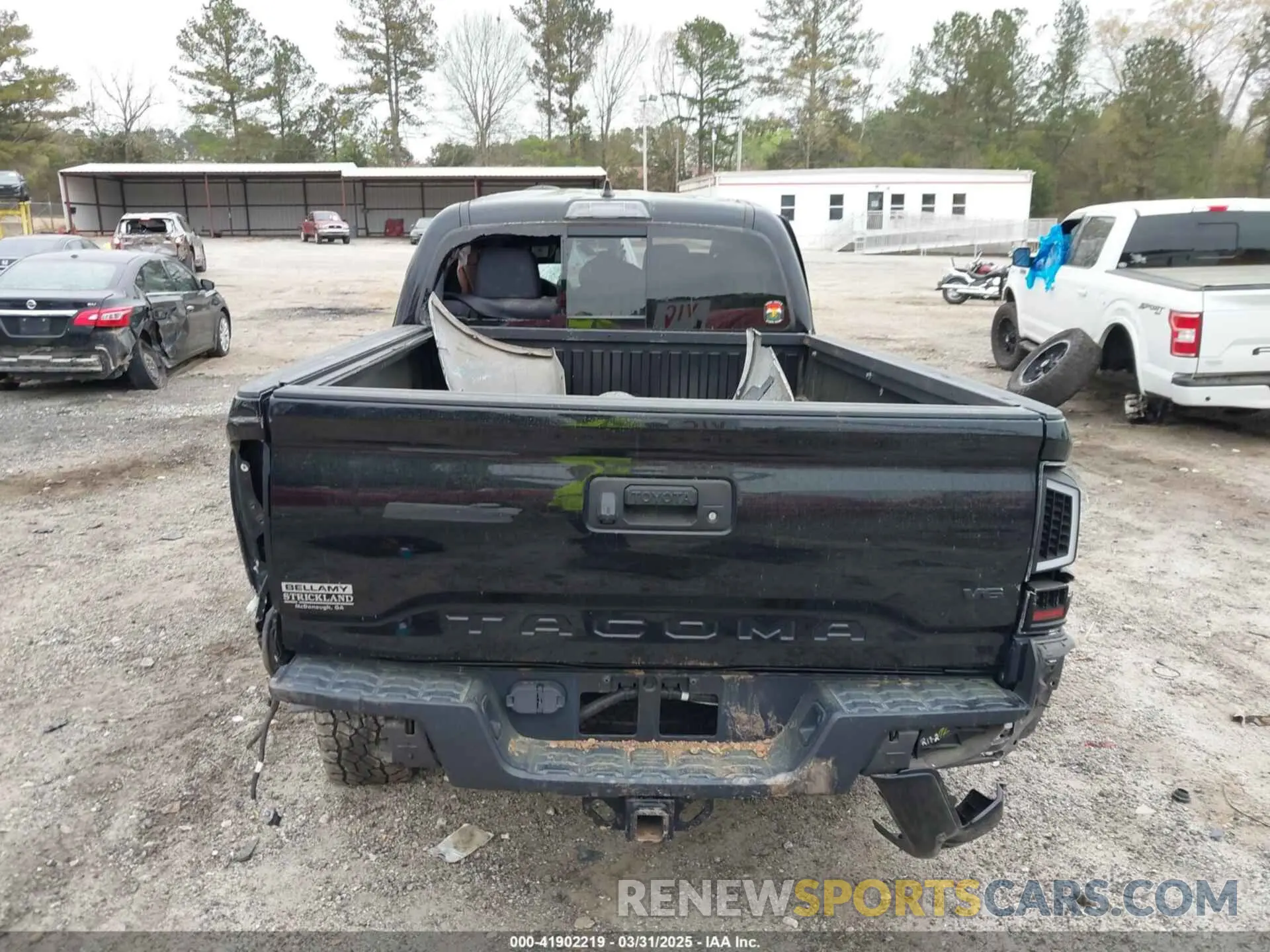 17 Photograph of a damaged car 3TMBZ5DNXKM019818 TOYOTA TACOMA 2019