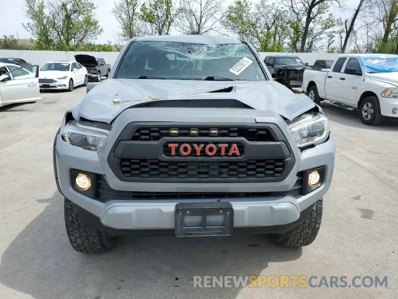 5 Photograph of a damaged car 3TMCZ5AN0KM224296 TOYOTA TACOMA 2019