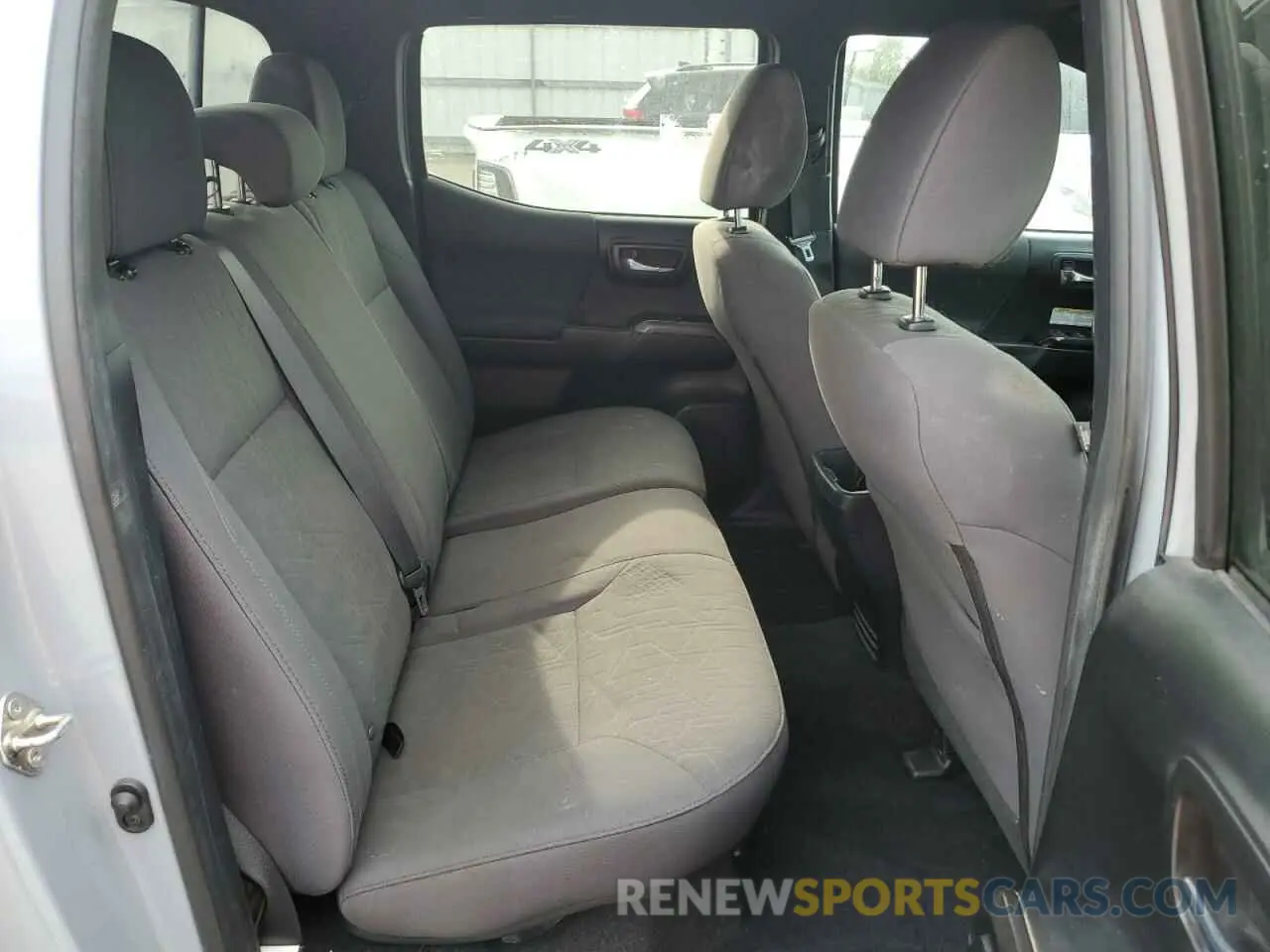10 Photograph of a damaged car 3TMCZ5AN0KM227229 TOYOTA TACOMA 2019