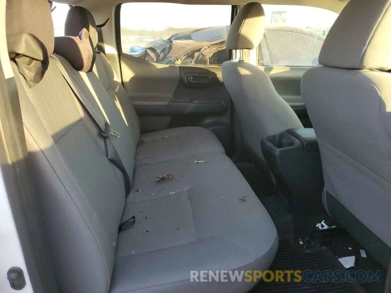 10 Photograph of a damaged car 3TMCZ5AN0KM227490 TOYOTA TACOMA 2019