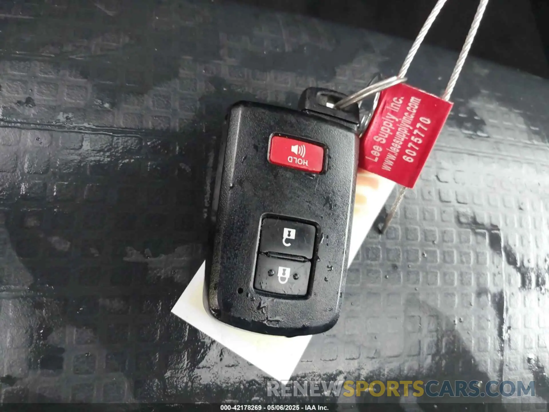 11 Photograph of a damaged car 3TMCZ5AN0KM232852 TOYOTA TACOMA 2019