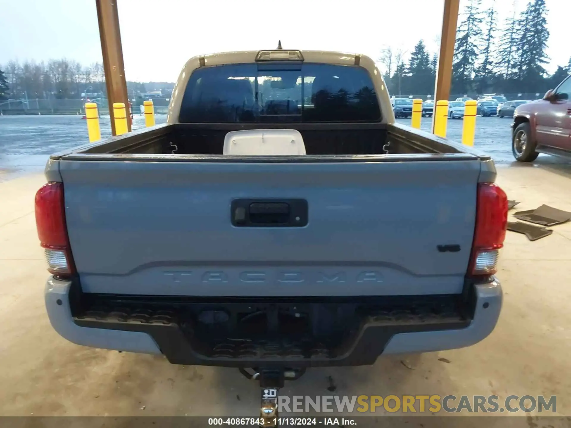 17 Photograph of a damaged car 3TMCZ5AN0KM235525 TOYOTA TACOMA 2019