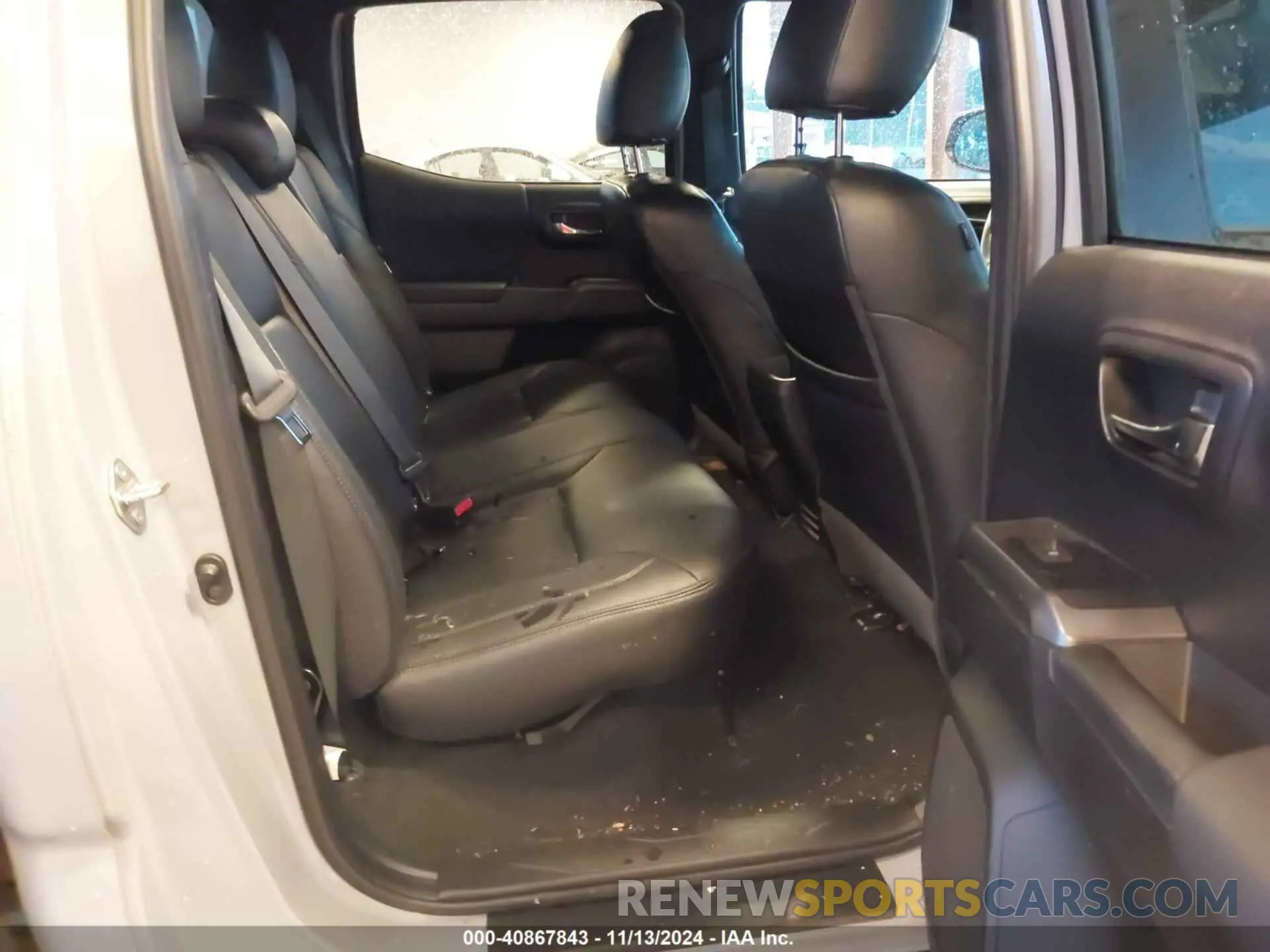 8 Photograph of a damaged car 3TMCZ5AN0KM235525 TOYOTA TACOMA 2019