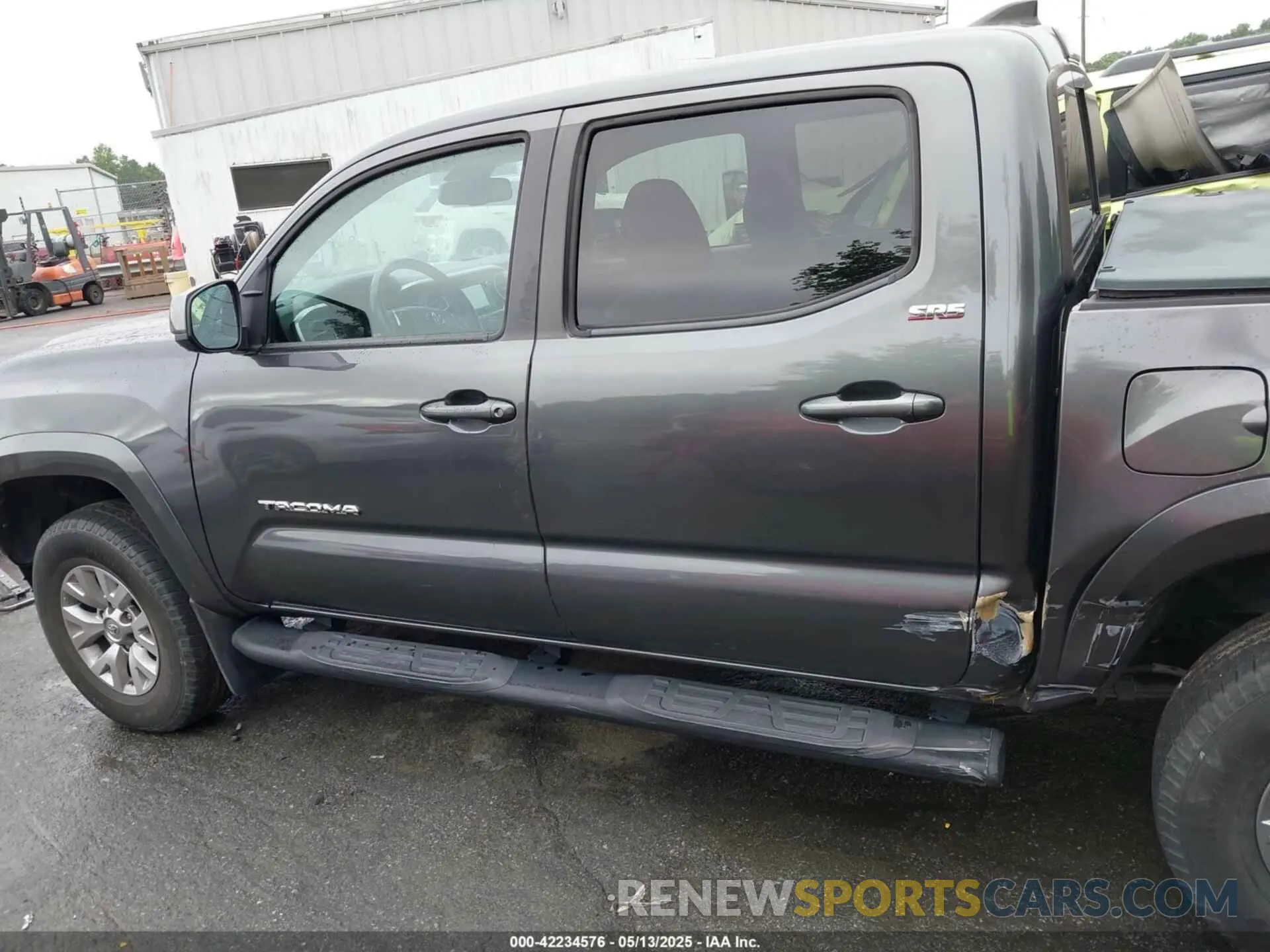 14 Photograph of a damaged car 3TMCZ5AN0KM242359 TOYOTA TACOMA 2019