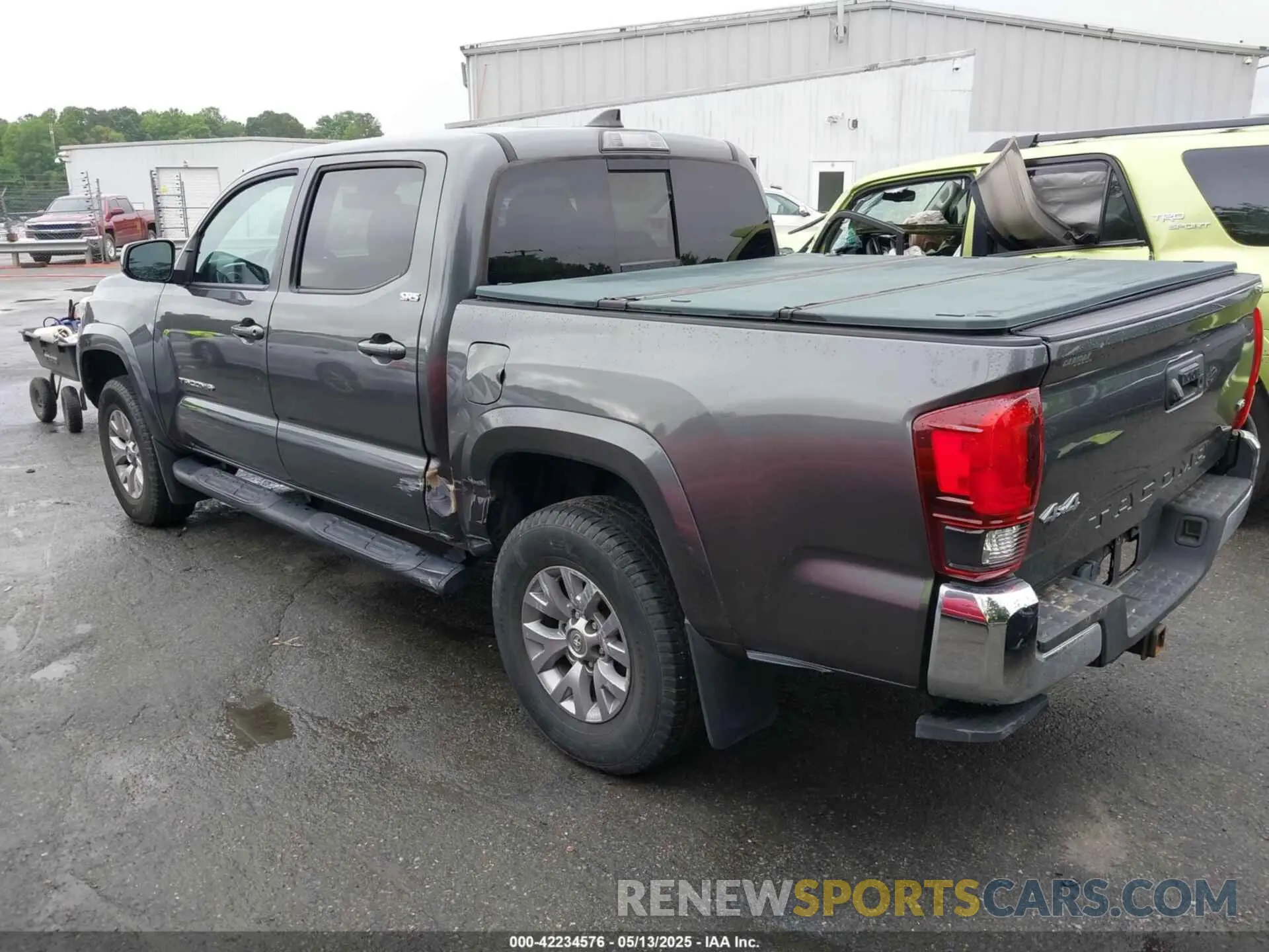 3 Photograph of a damaged car 3TMCZ5AN0KM242359 TOYOTA TACOMA 2019