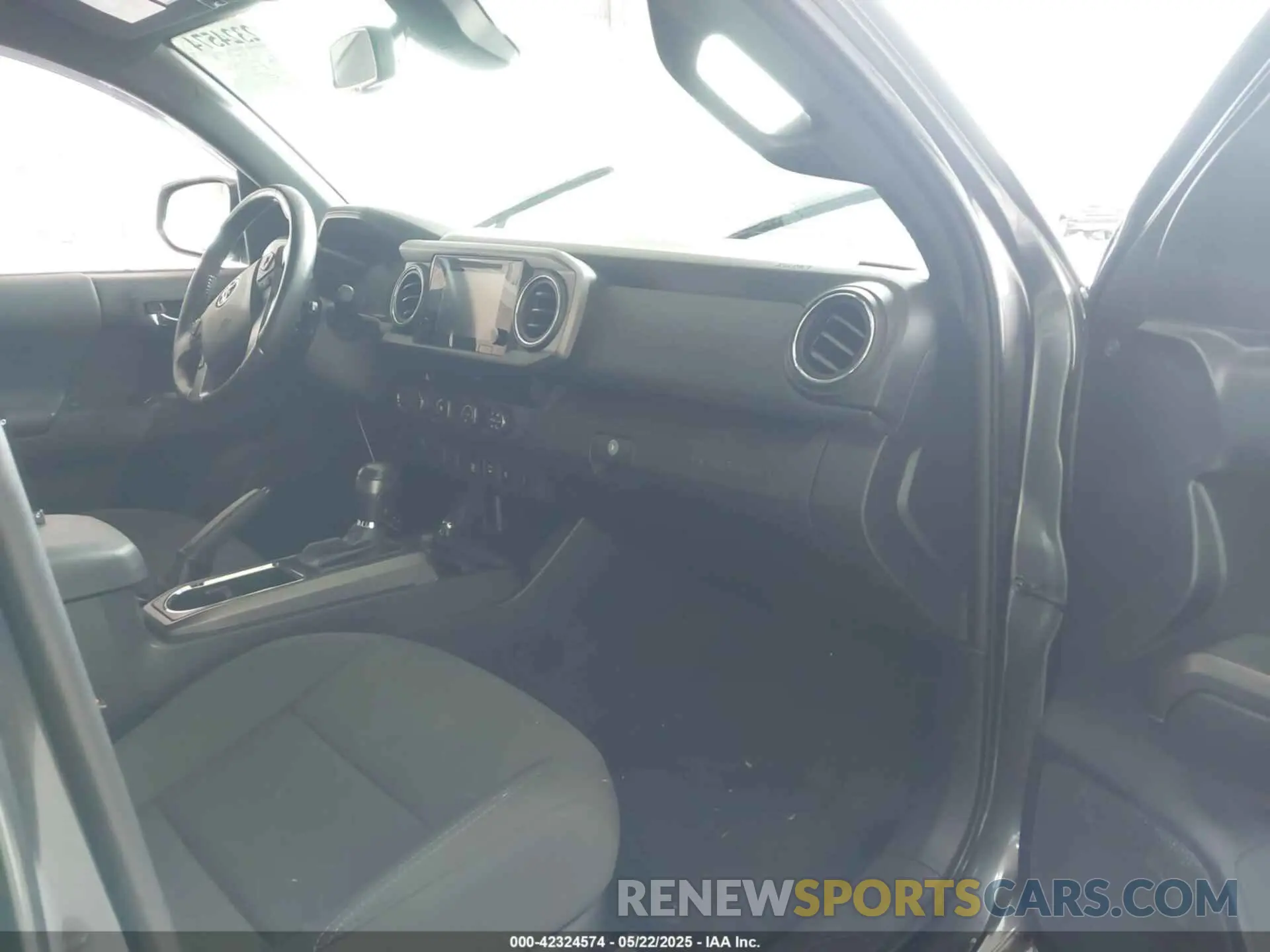 5 Photograph of a damaged car 3TMCZ5AN0KM248419 TOYOTA TACOMA 2019