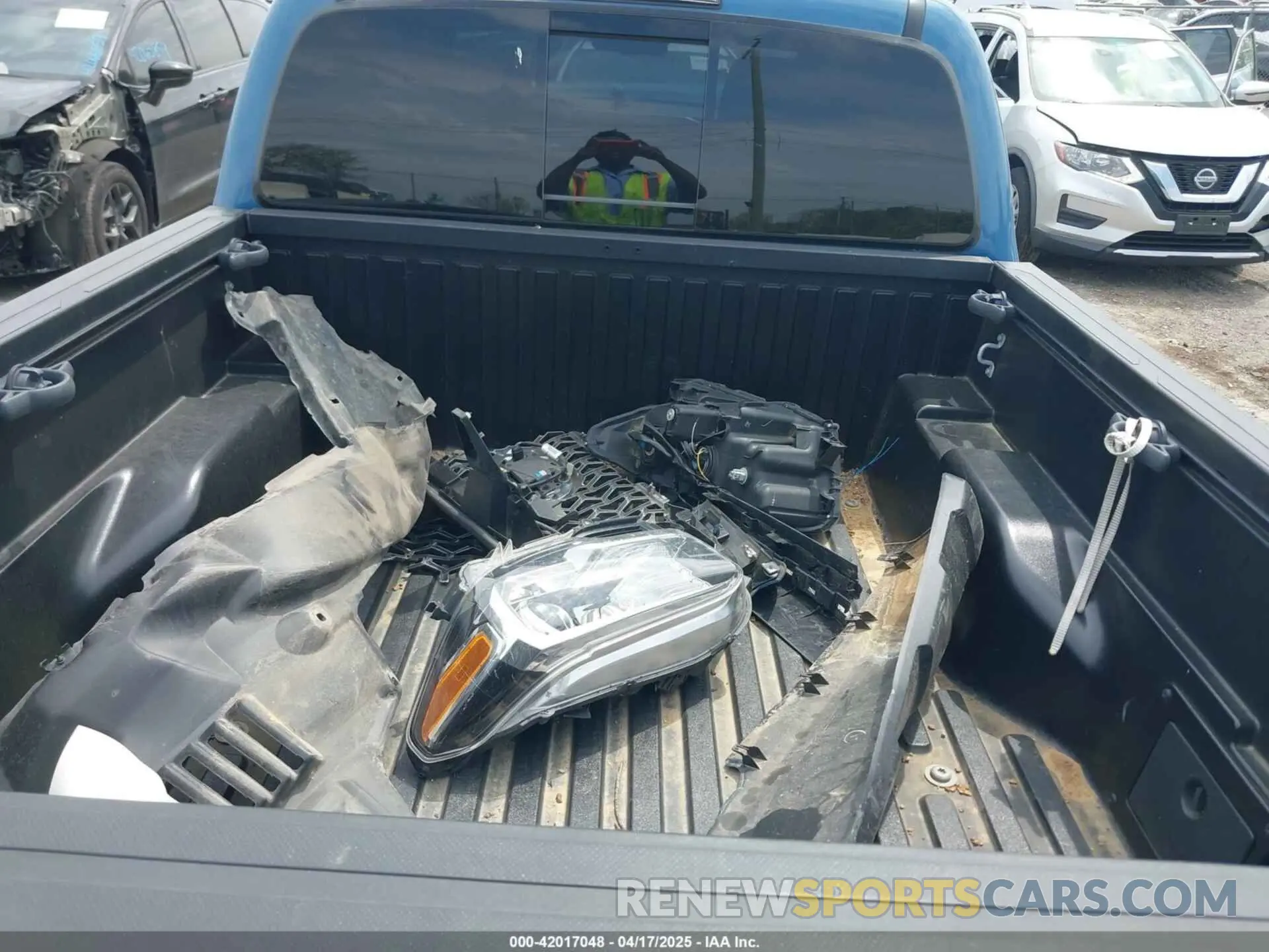 12 Photograph of a damaged car 3TMCZ5AN0KM260201 TOYOTA TACOMA 2019
