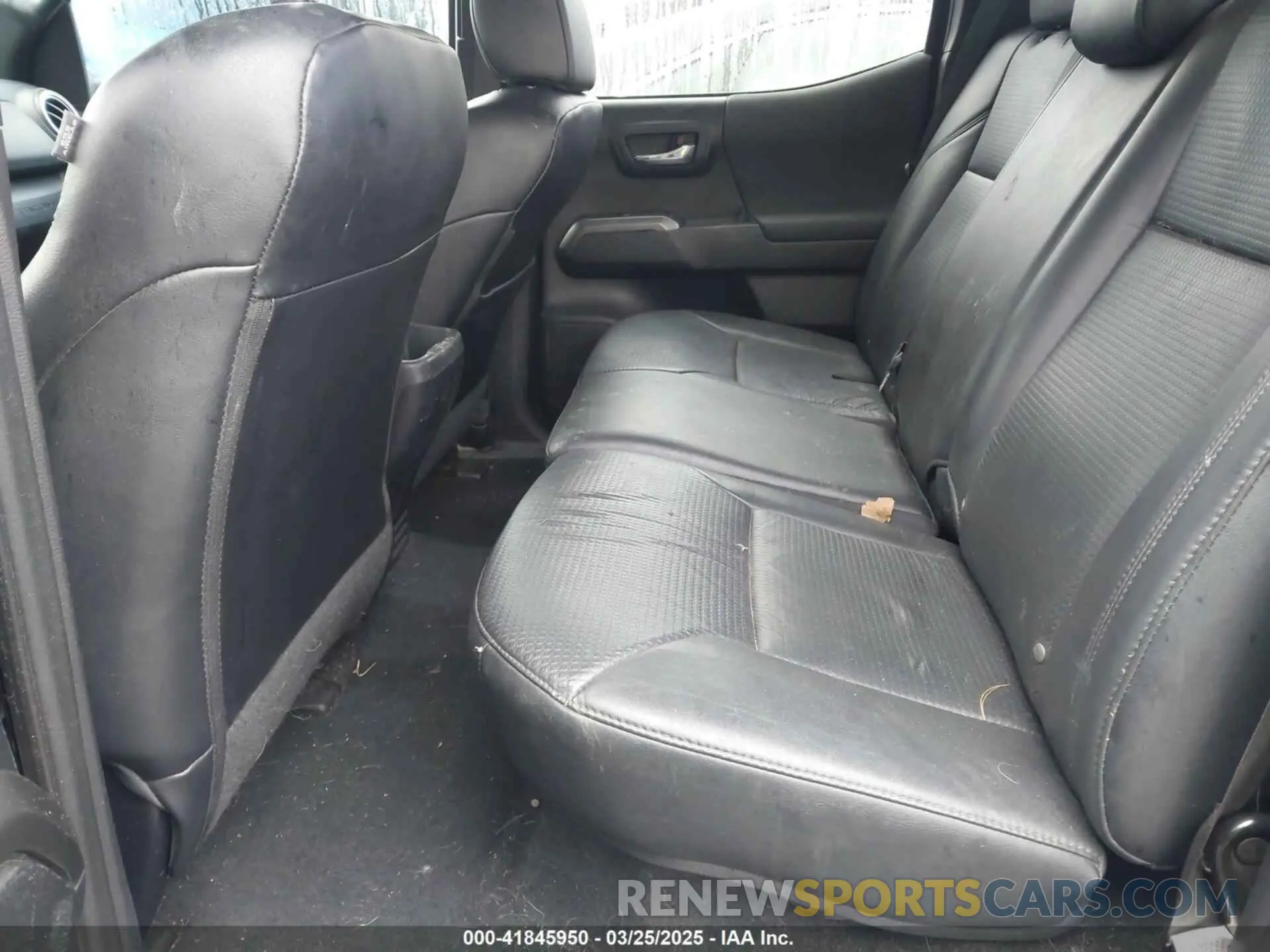8 Photograph of a damaged car 3TMCZ5AN0KM261364 TOYOTA TACOMA 2019