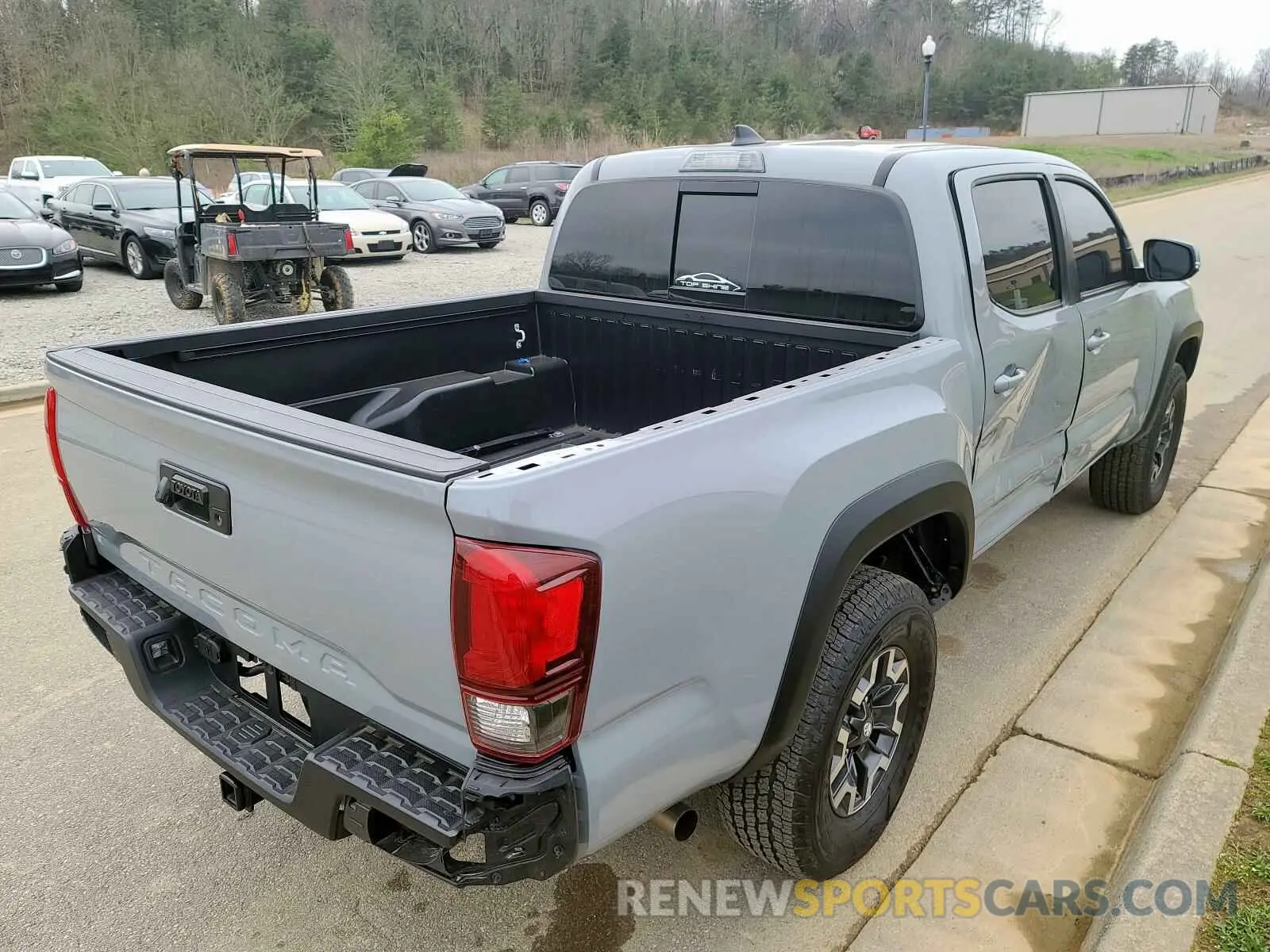 4 Photograph of a damaged car 3TMCZ5AN0KM262840 TOYOTA TACOMA 2019