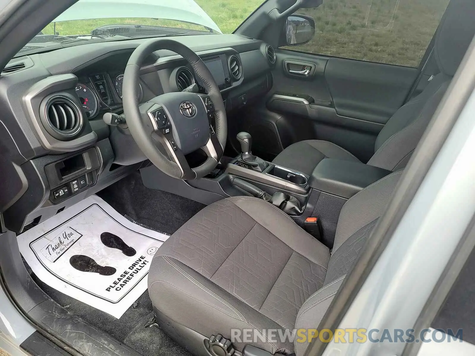 9 Photograph of a damaged car 3TMCZ5AN0KM262840 TOYOTA TACOMA 2019