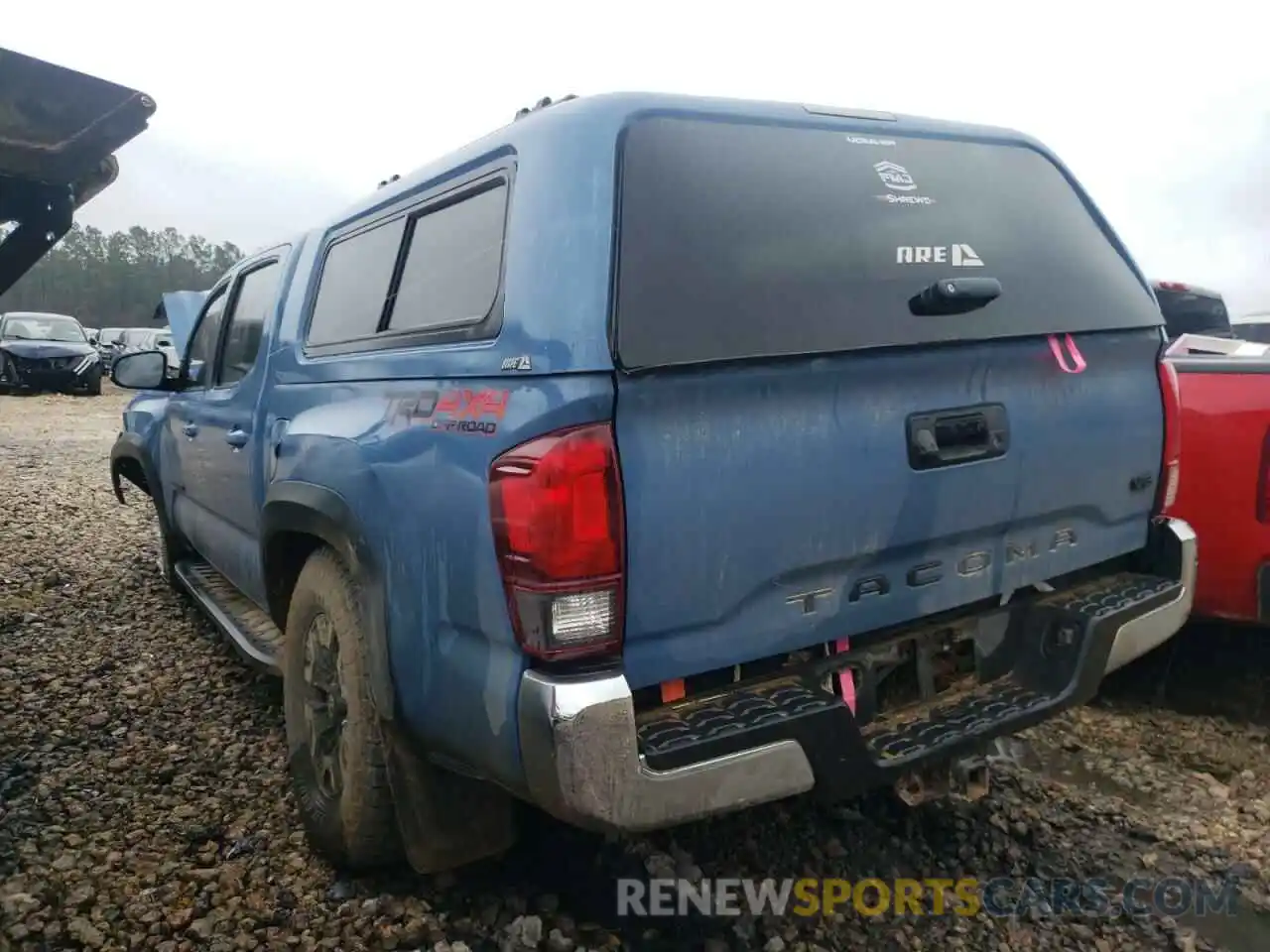 3 Photograph of a damaged car 3TMCZ5AN0KM275085 TOYOTA TACOMA 2019