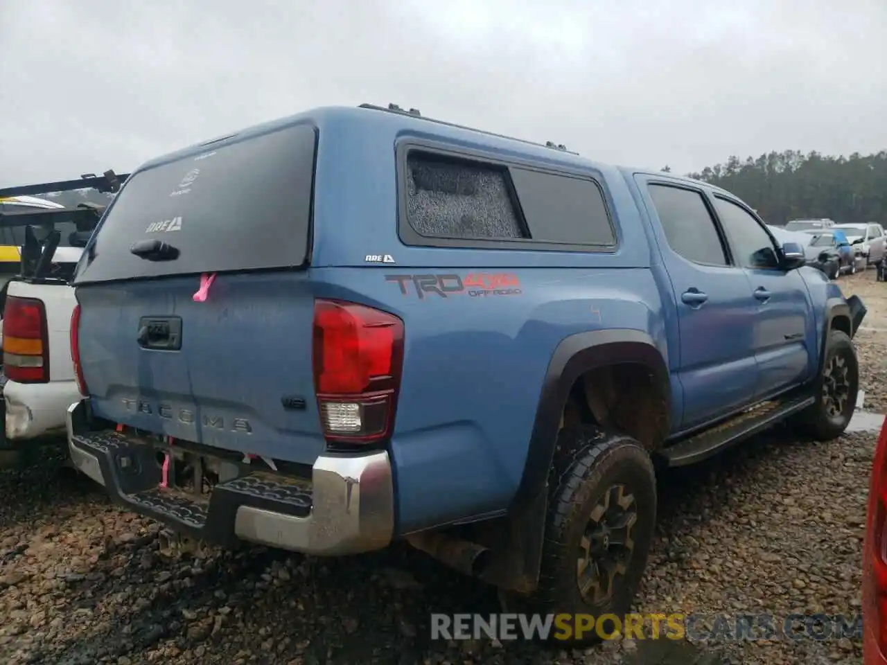 4 Photograph of a damaged car 3TMCZ5AN0KM275085 TOYOTA TACOMA 2019