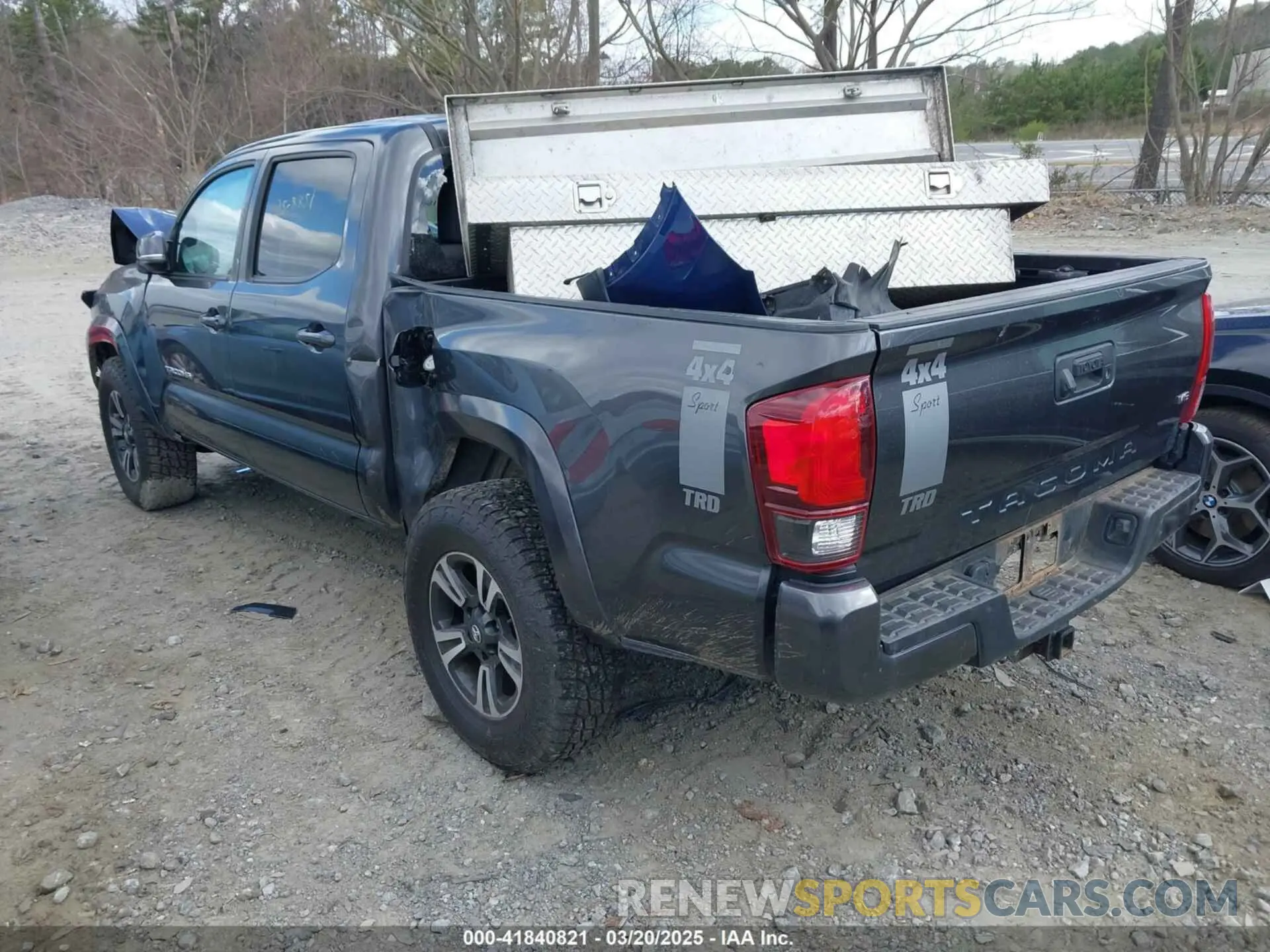 3 Photograph of a damaged car 3TMCZ5AN0KM279881 TOYOTA TACOMA 2019