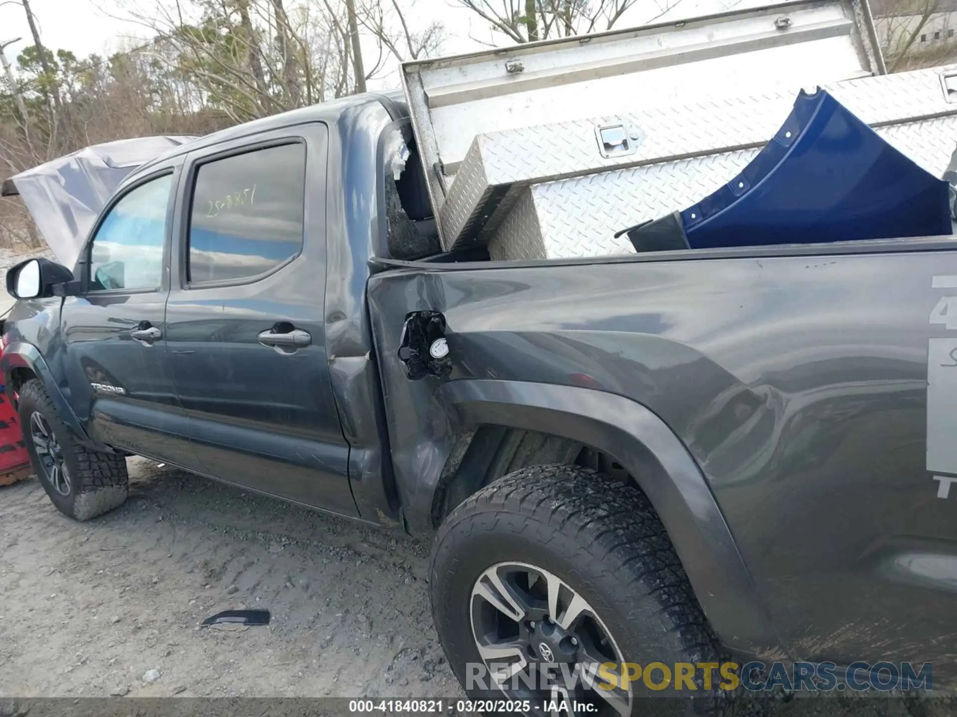 6 Photograph of a damaged car 3TMCZ5AN0KM279881 TOYOTA TACOMA 2019
