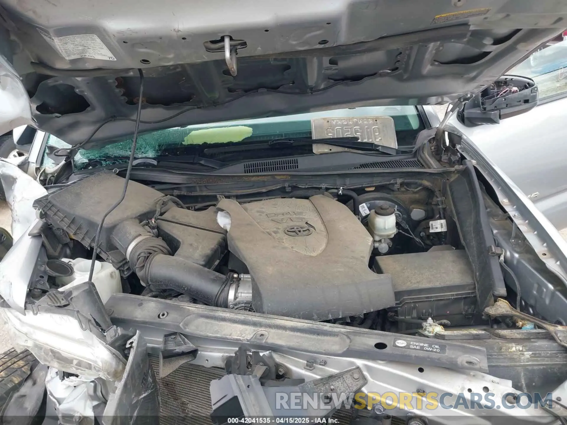 10 Photograph of a damaged car 3TMCZ5AN0KM280271 TOYOTA TACOMA 2019