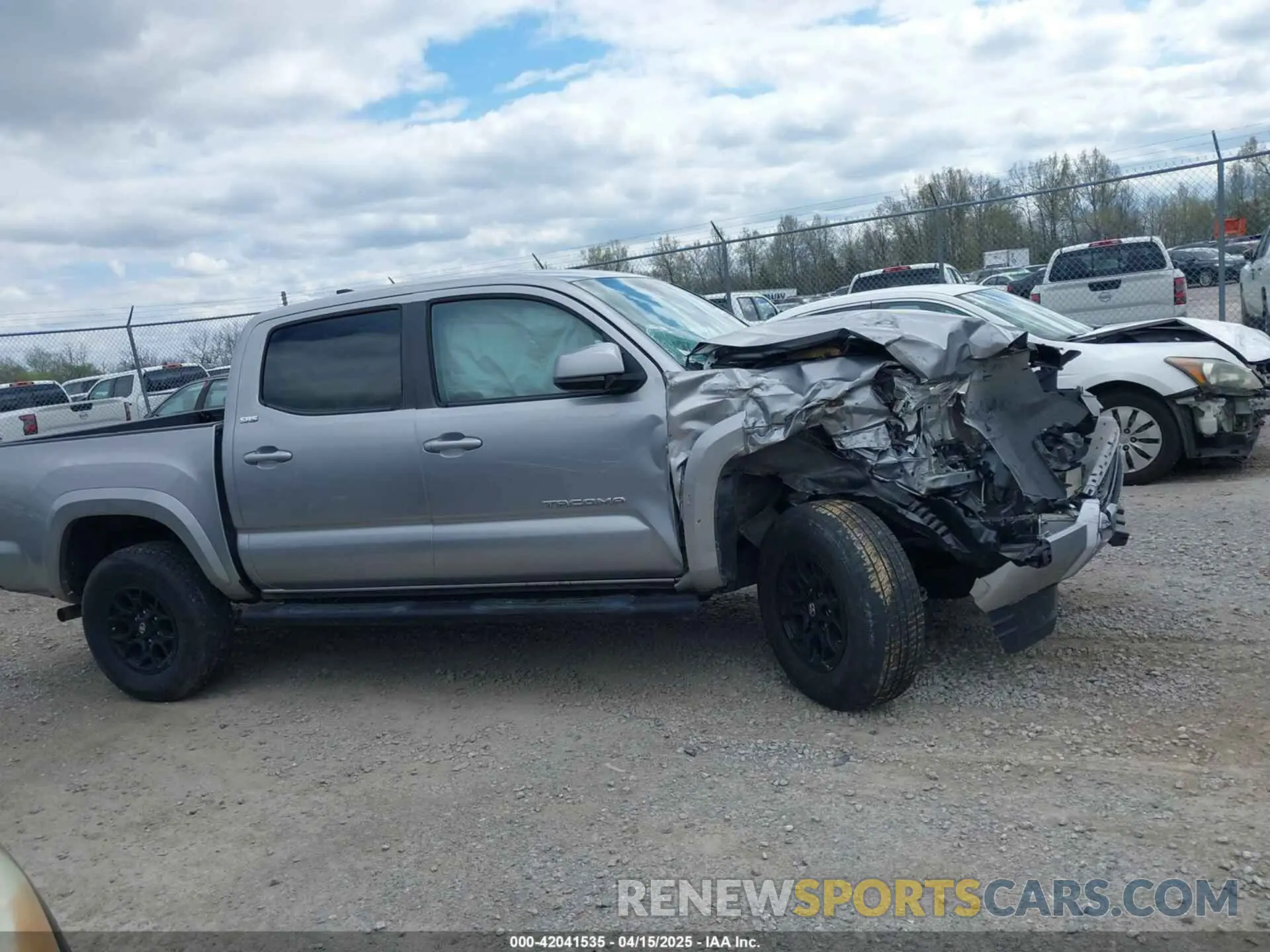 13 Photograph of a damaged car 3TMCZ5AN0KM280271 TOYOTA TACOMA 2019