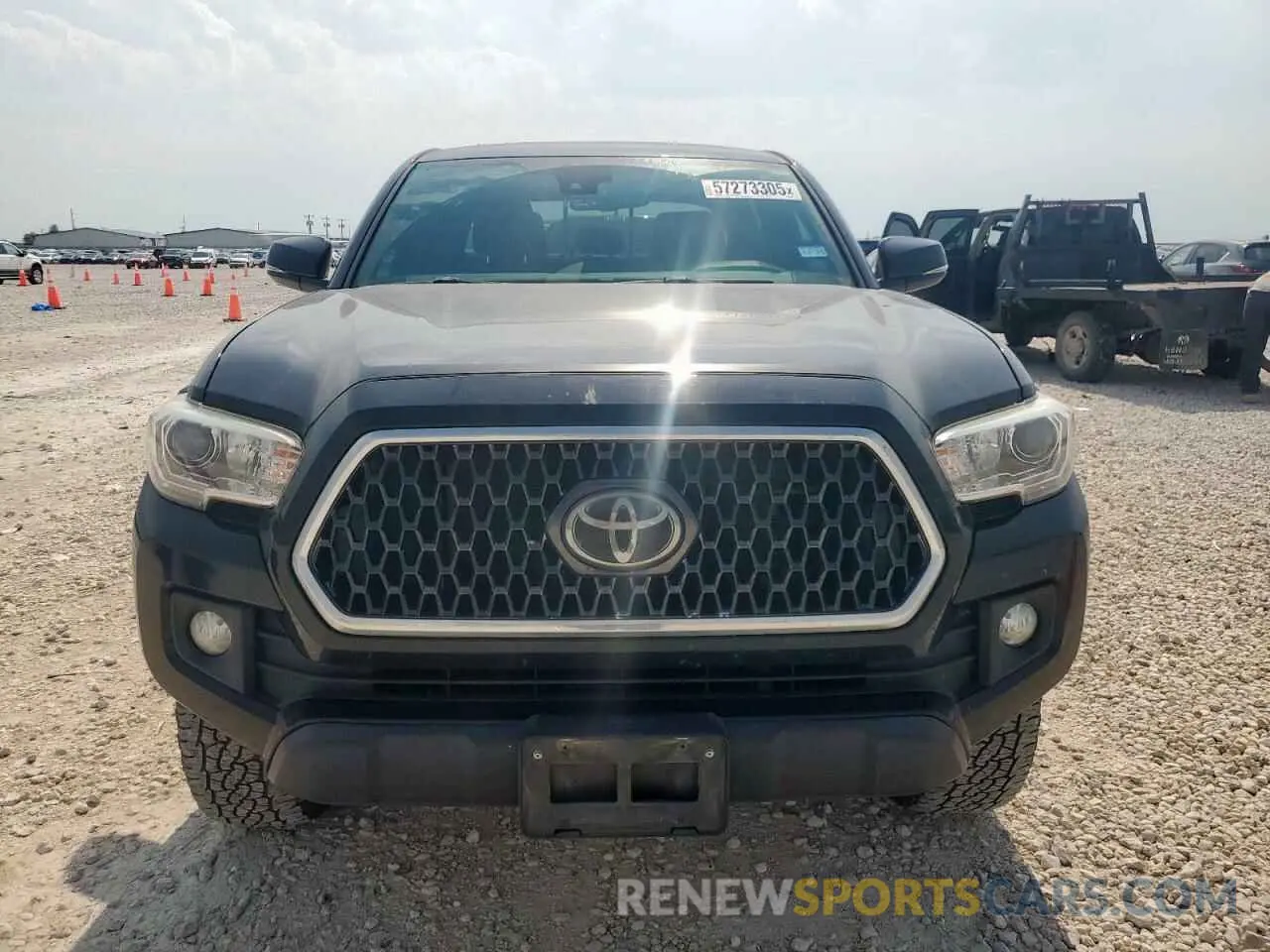 5 Photograph of a damaged car 3TMCZ5AN1KM195374 TOYOTA TACOMA 2019