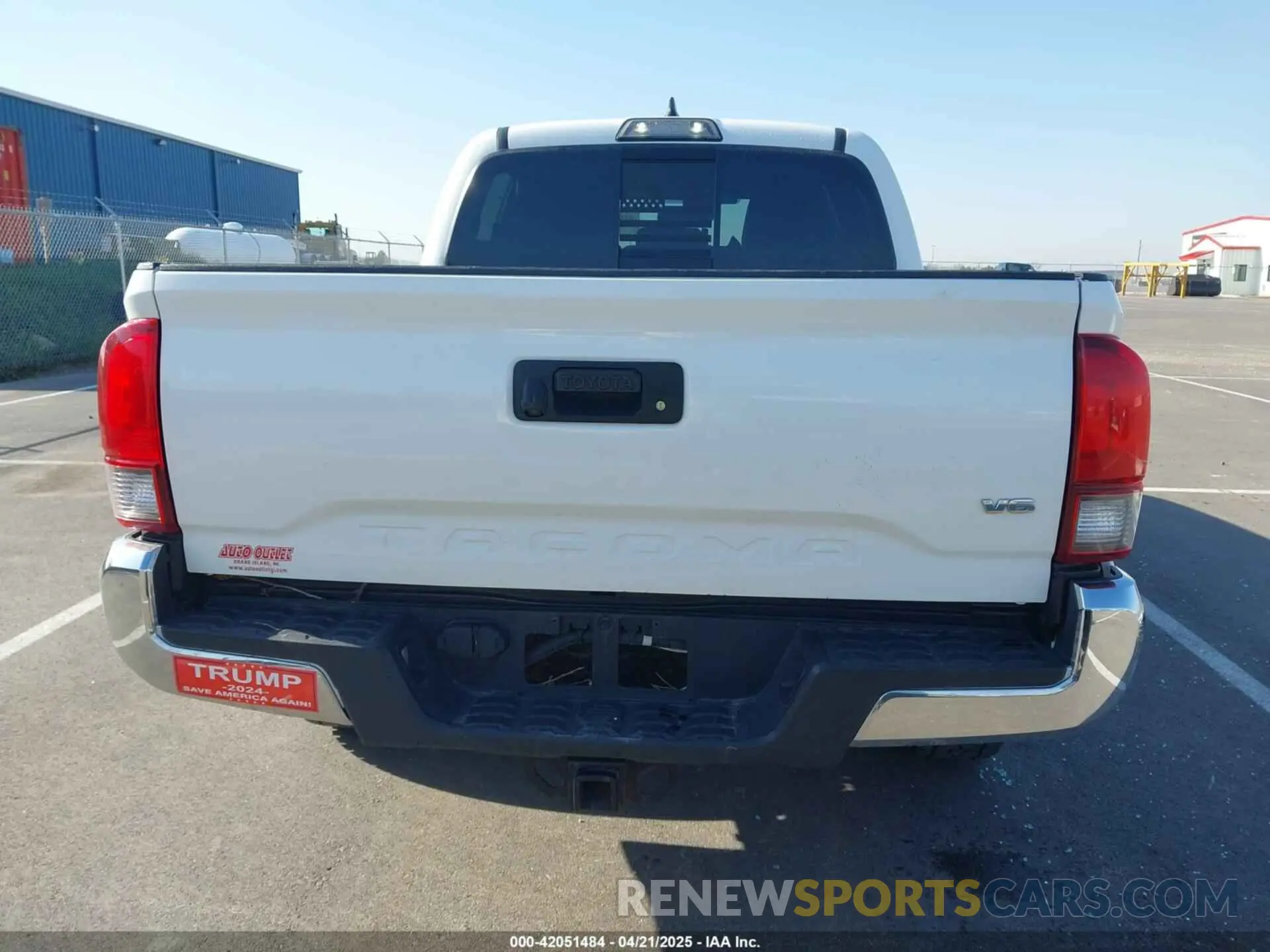 16 Photograph of a damaged car 3TMCZ5AN1KM210911 TOYOTA TACOMA 2019