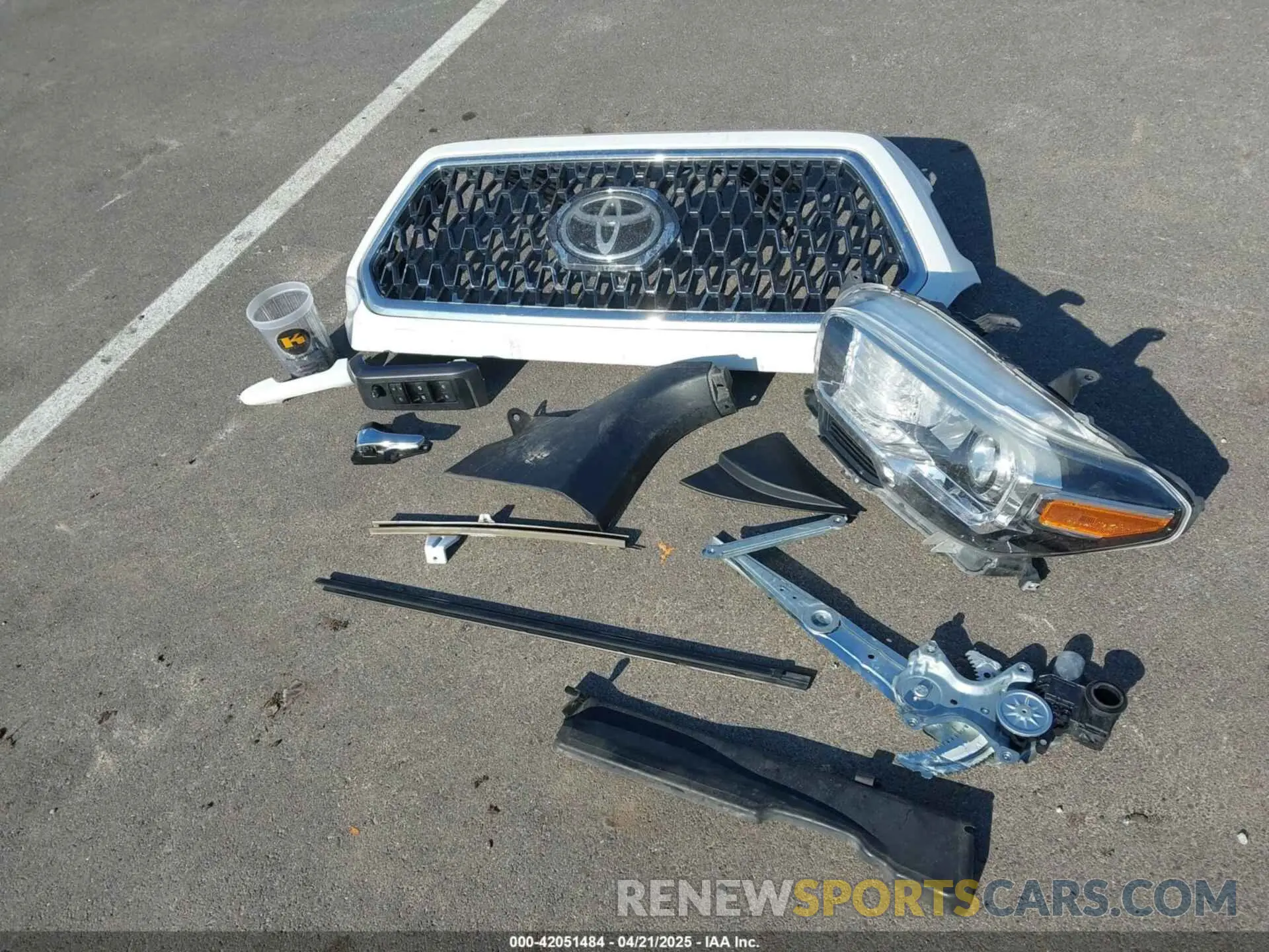 19 Photograph of a damaged car 3TMCZ5AN1KM210911 TOYOTA TACOMA 2019