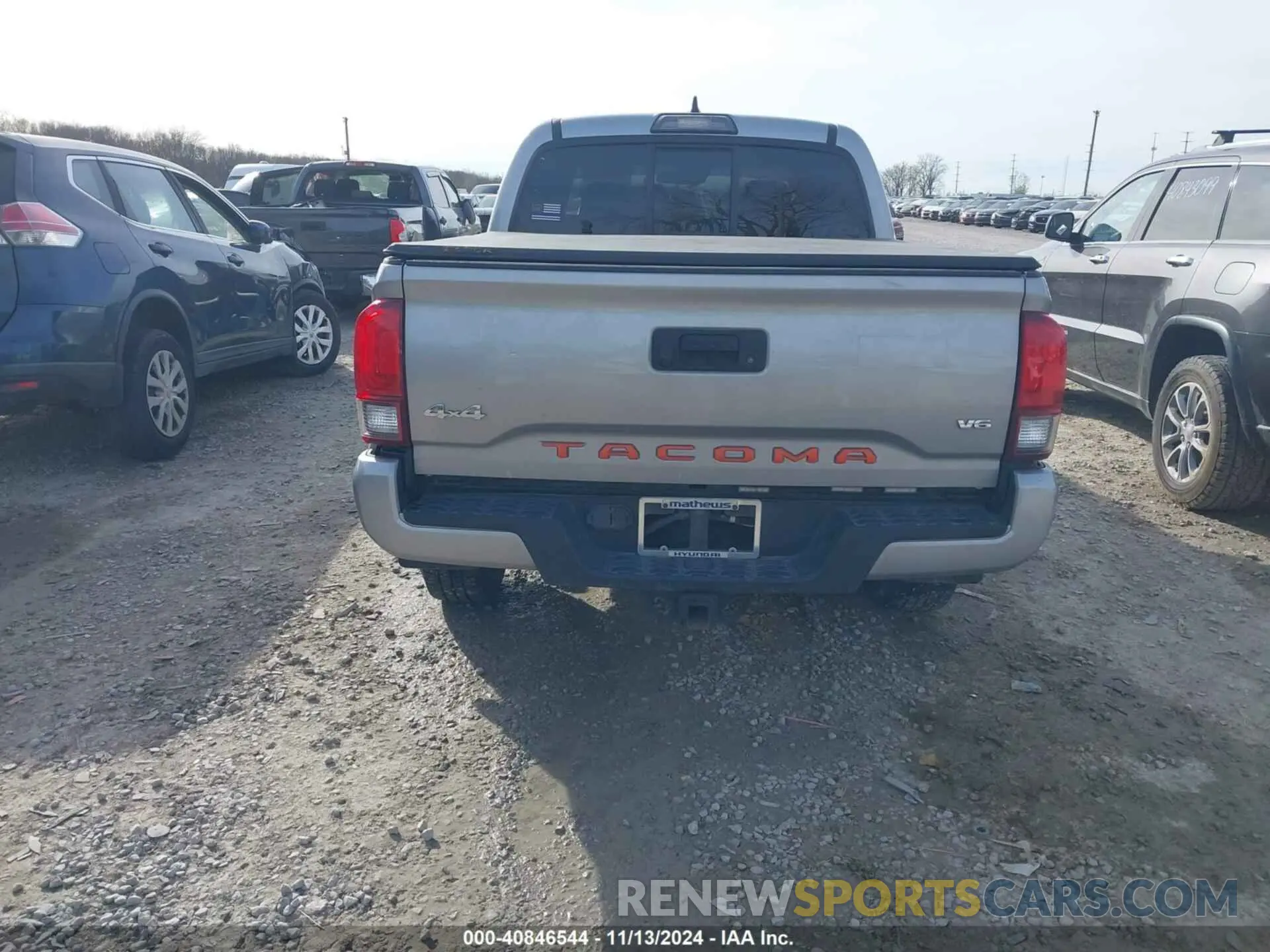 17 Photograph of a damaged car 3TMCZ5AN1KM253452 TOYOTA TACOMA 2019