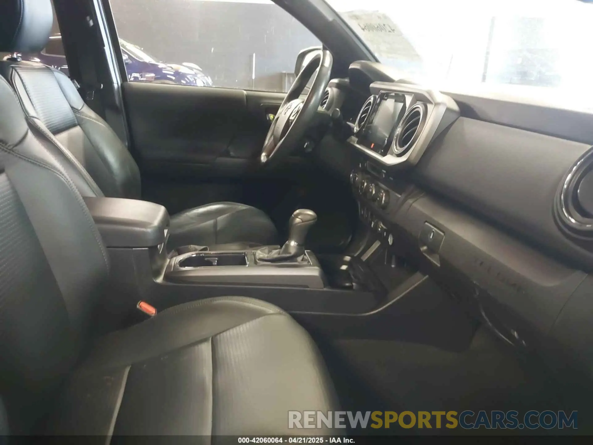 5 Photograph of a damaged car 3TMCZ5AN1KM256173 TOYOTA TACOMA 2019